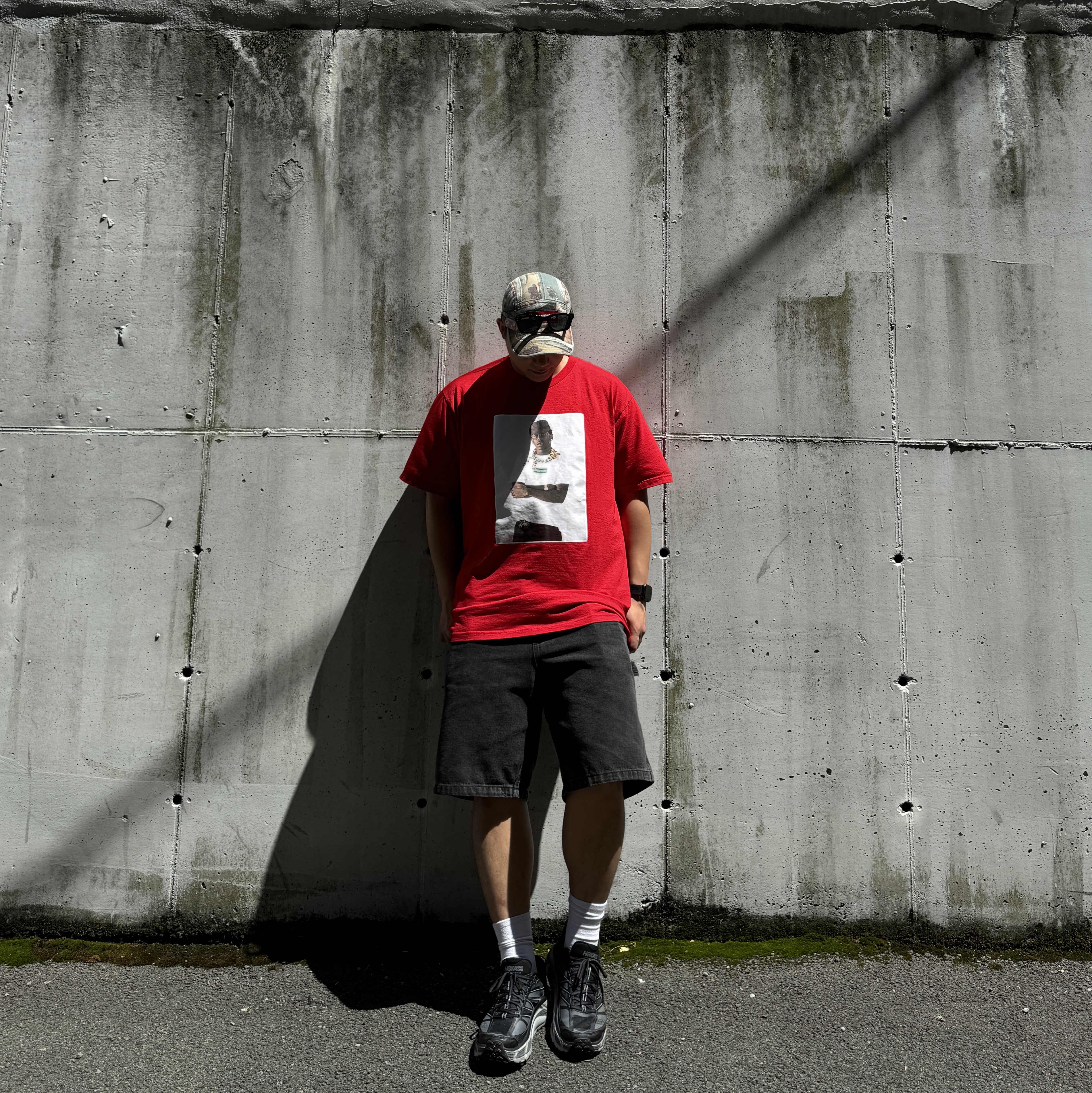 Supreme Tyler The Creator T-Shirt Red - 24FW, Supreme Strawberries Camp Cap Multicolor - 23SS 착용 스타일 - 1
