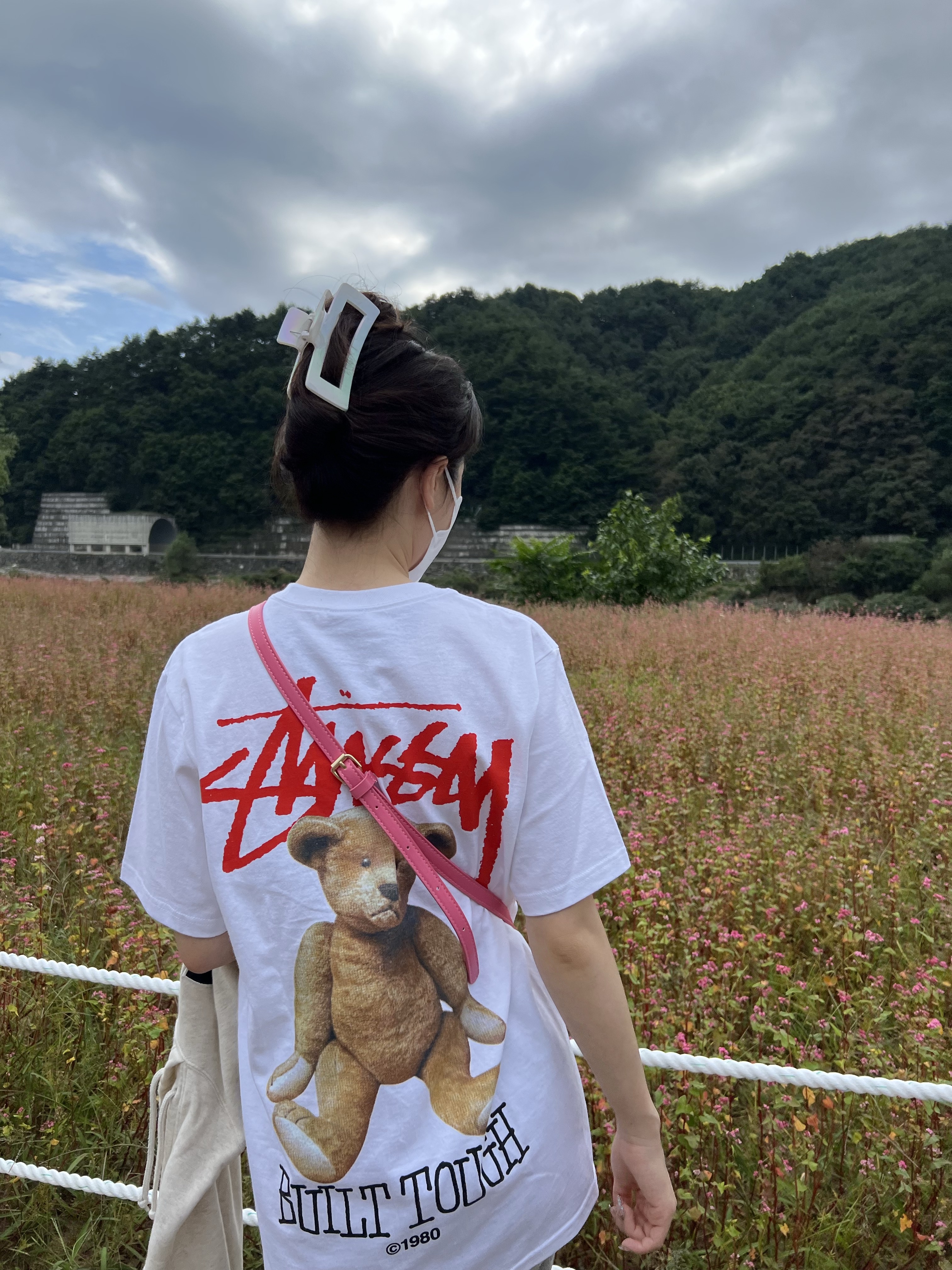 Stussy Built Tough T-Shirt White 착용 스타일 - 2