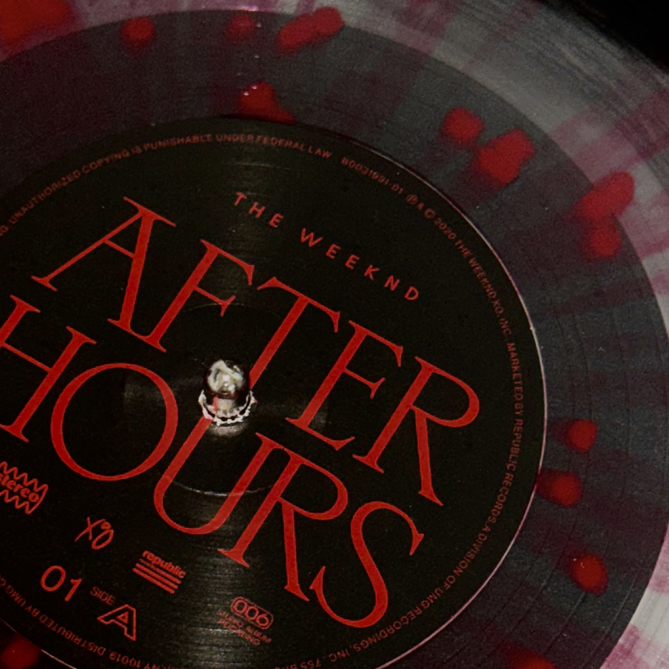 The Weeknd After Hours Limited Edition Red Blood (2LP), Audio-Technica AT-LP60XBT Automatic Belt Drive Wireless Bluetooth Turntable White (Korean Ver.) 착용 스타일