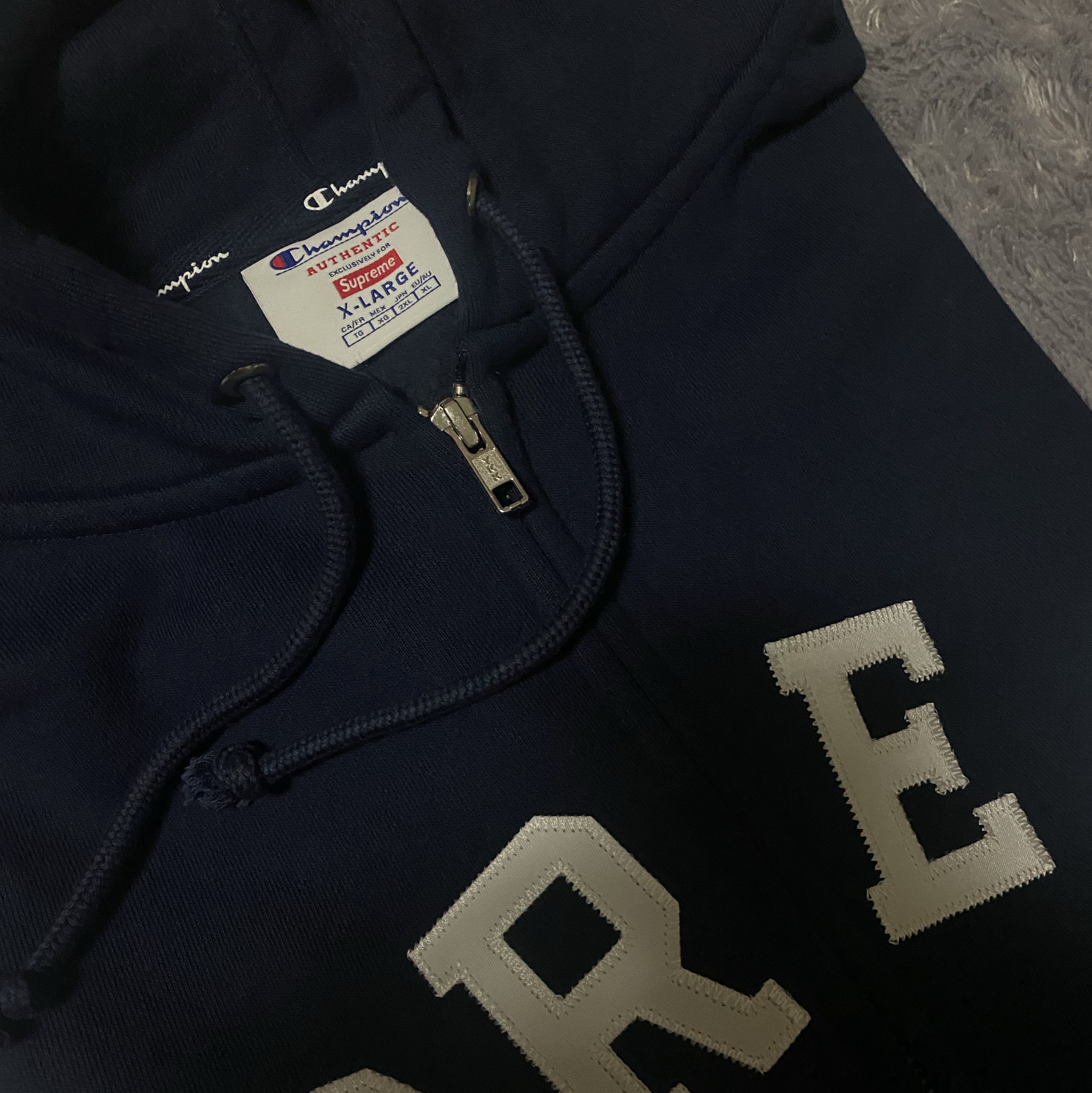 Supreme x Champion Zip Up Hooded Sweatshirt Navy - 24SS 착용 스타일