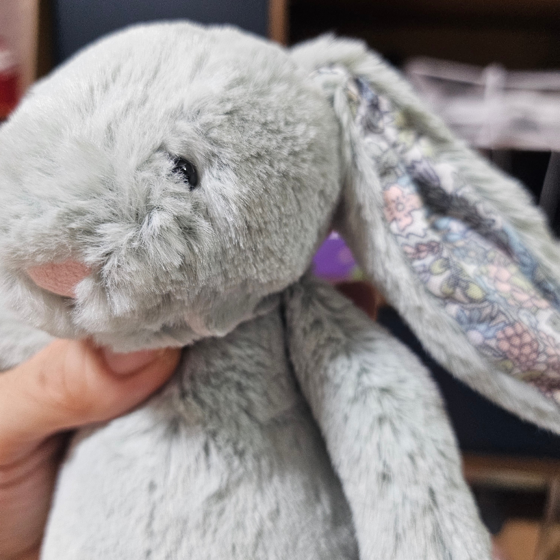 Jellycat Blossom Bunny Small Sage 착용 스타일