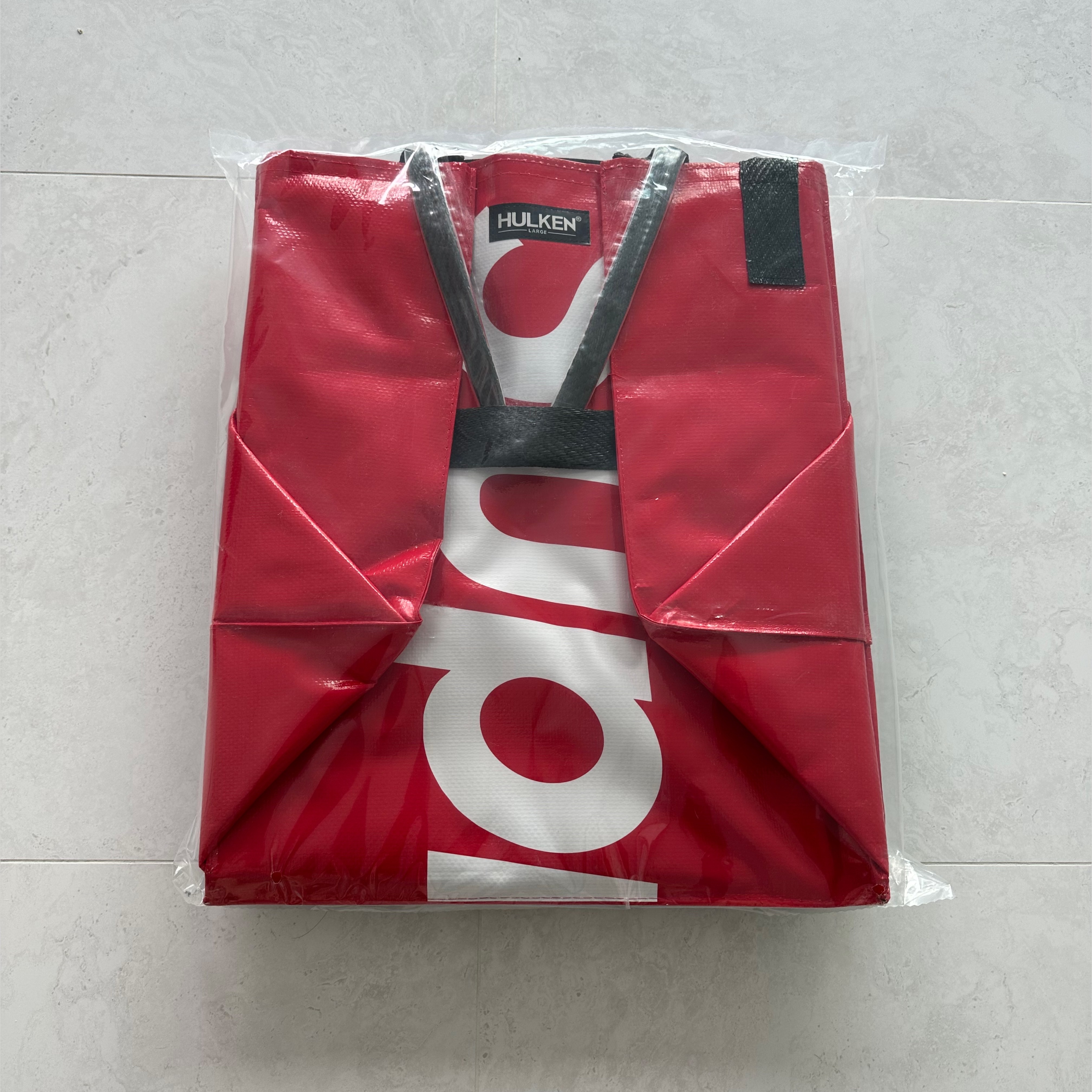 Supreme x Hulken Rolling Tote Bag Red - 24FW 착용 스타일 - 1