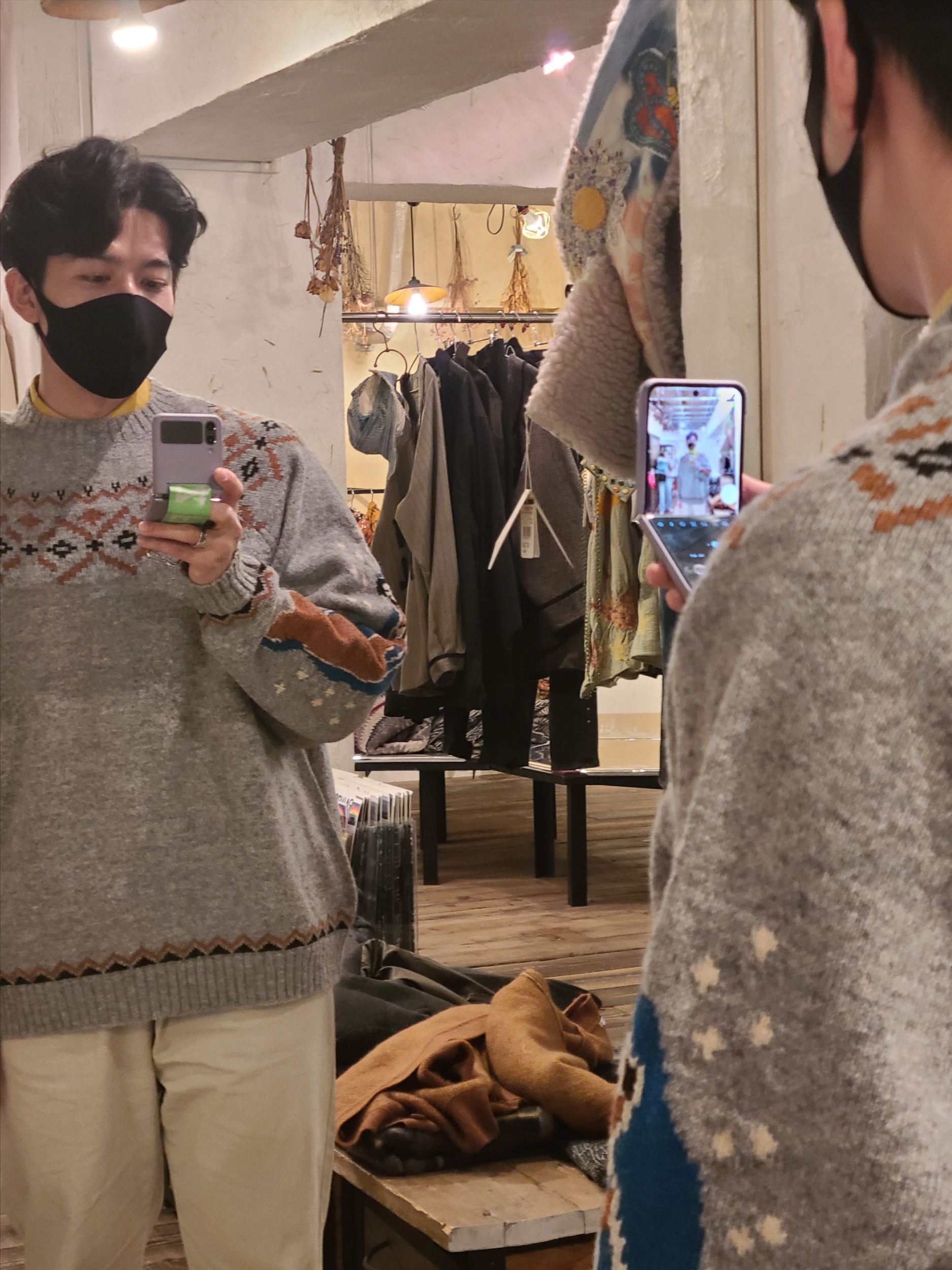 Kapital 5G Wool Elbow Virgin Mary Nordic Sweater Grey 착용 스타일 - 1