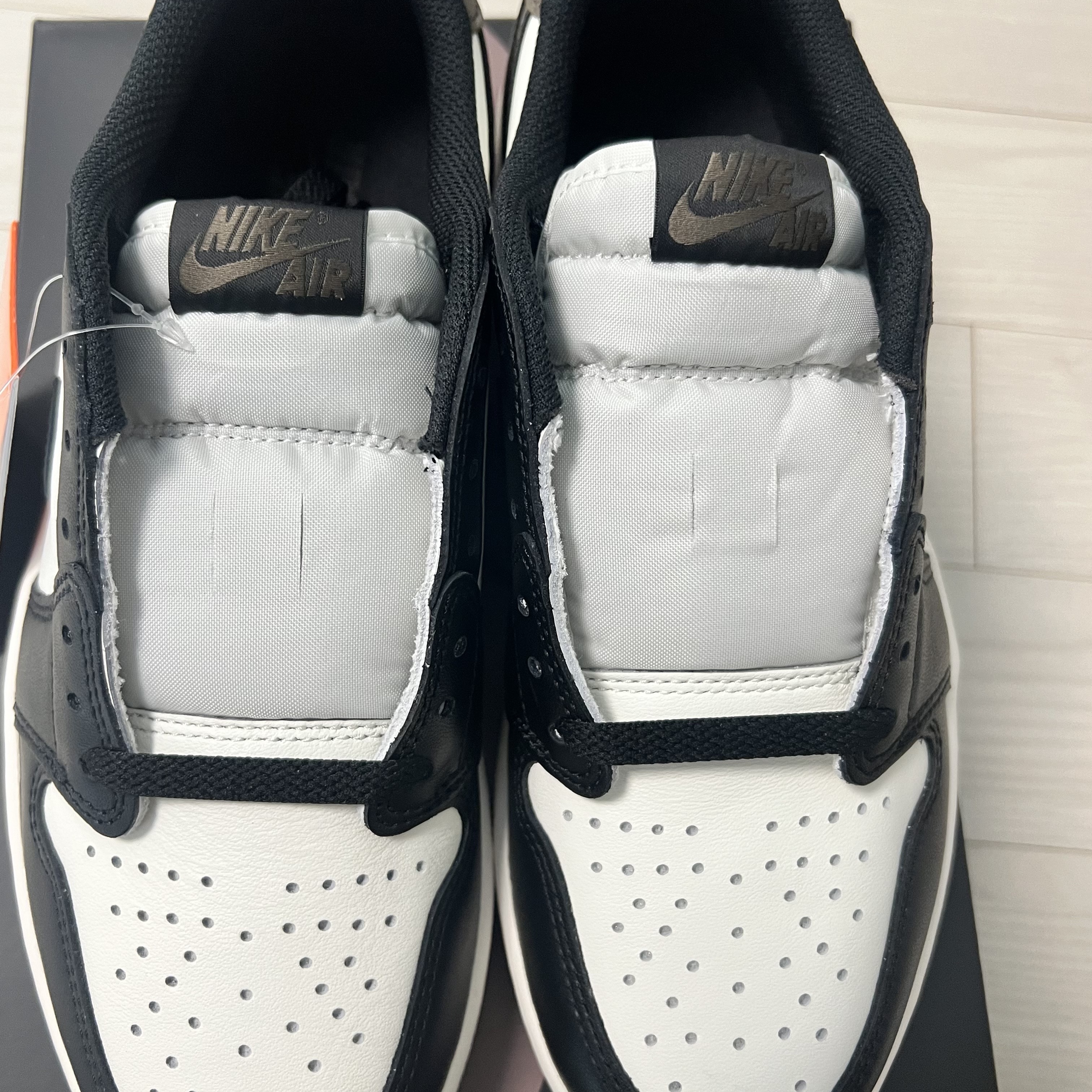 Jordan 1 Retro Low OG Mocha 착용 스타일 - 1