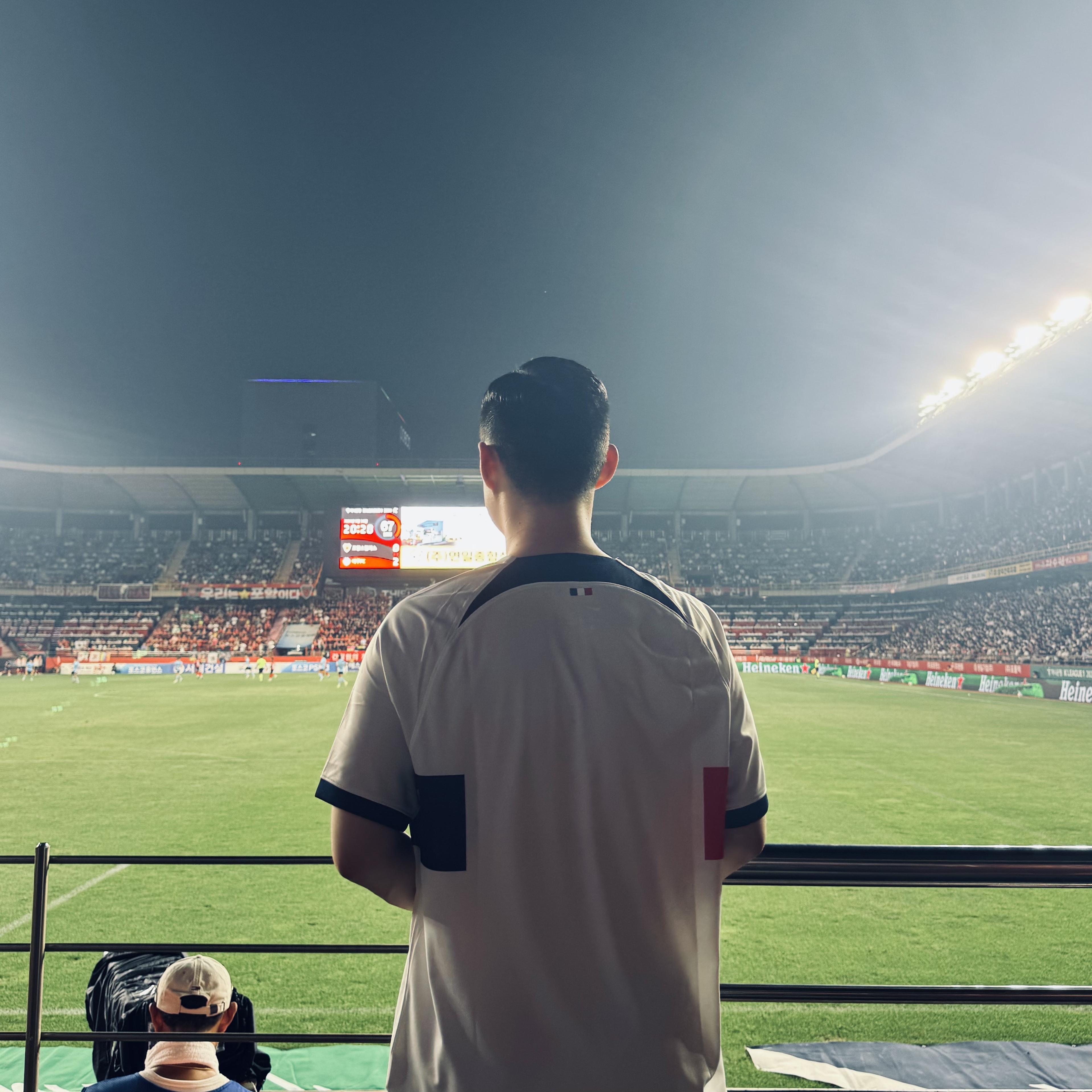 Nike Paris Saint-Germain 2023/24 Dri-Fit Stadium Away Jersey White Midnight Navy (Non Marking Ver.) 착용 스타일