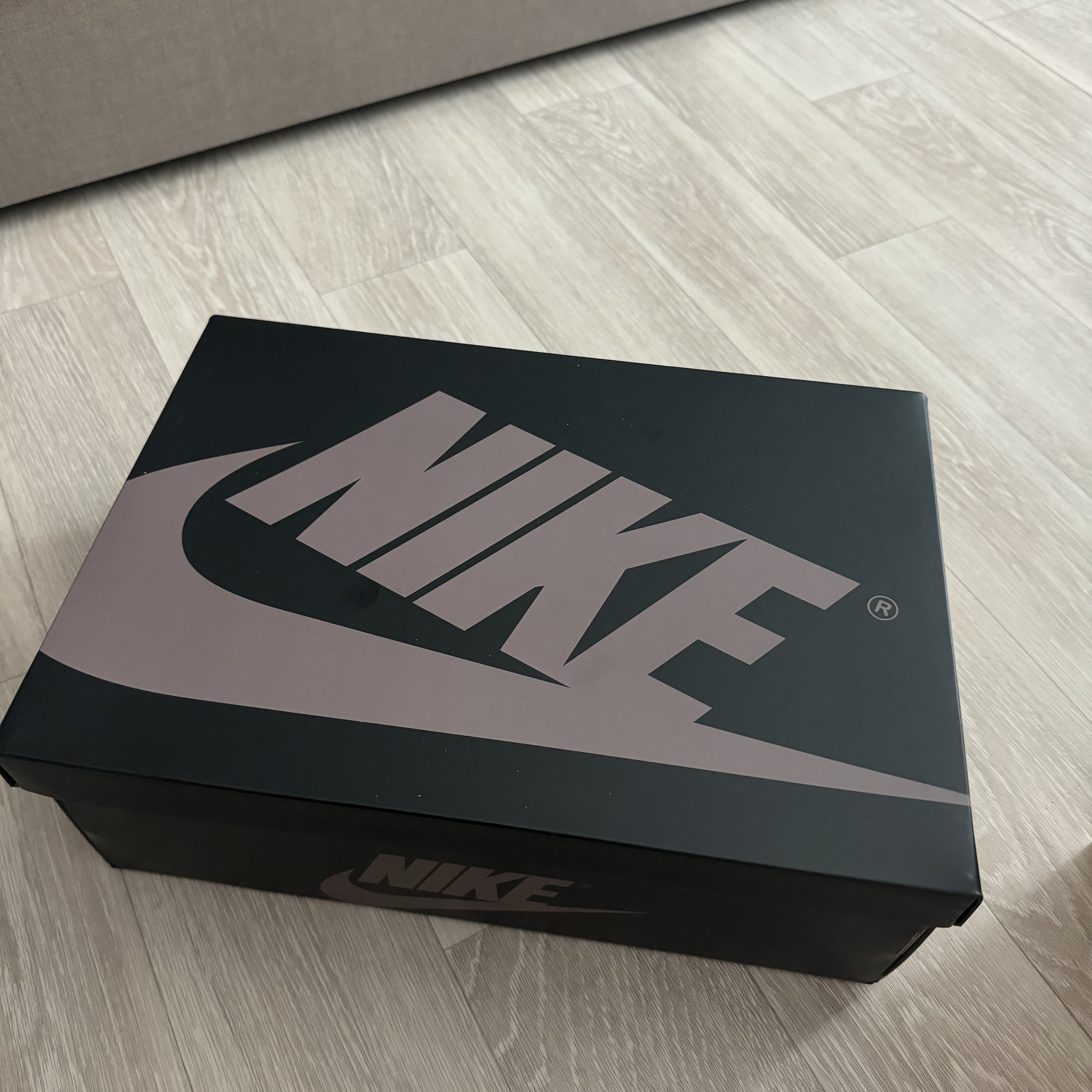 Jordan 1 Retro Low OG Mocha 착용 스타일 - 1