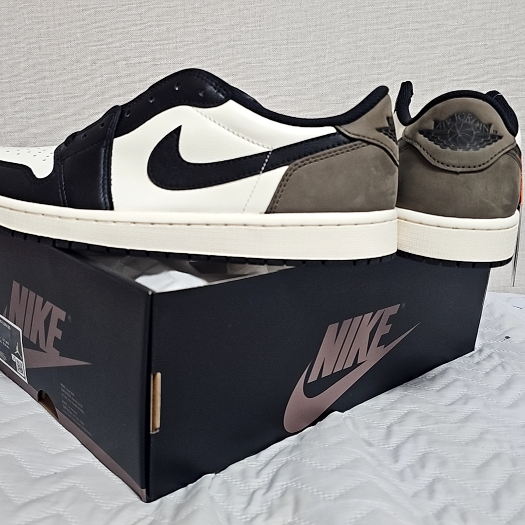 Jordan 1 Retro Low OG Mocha 착용 스타일 - 3