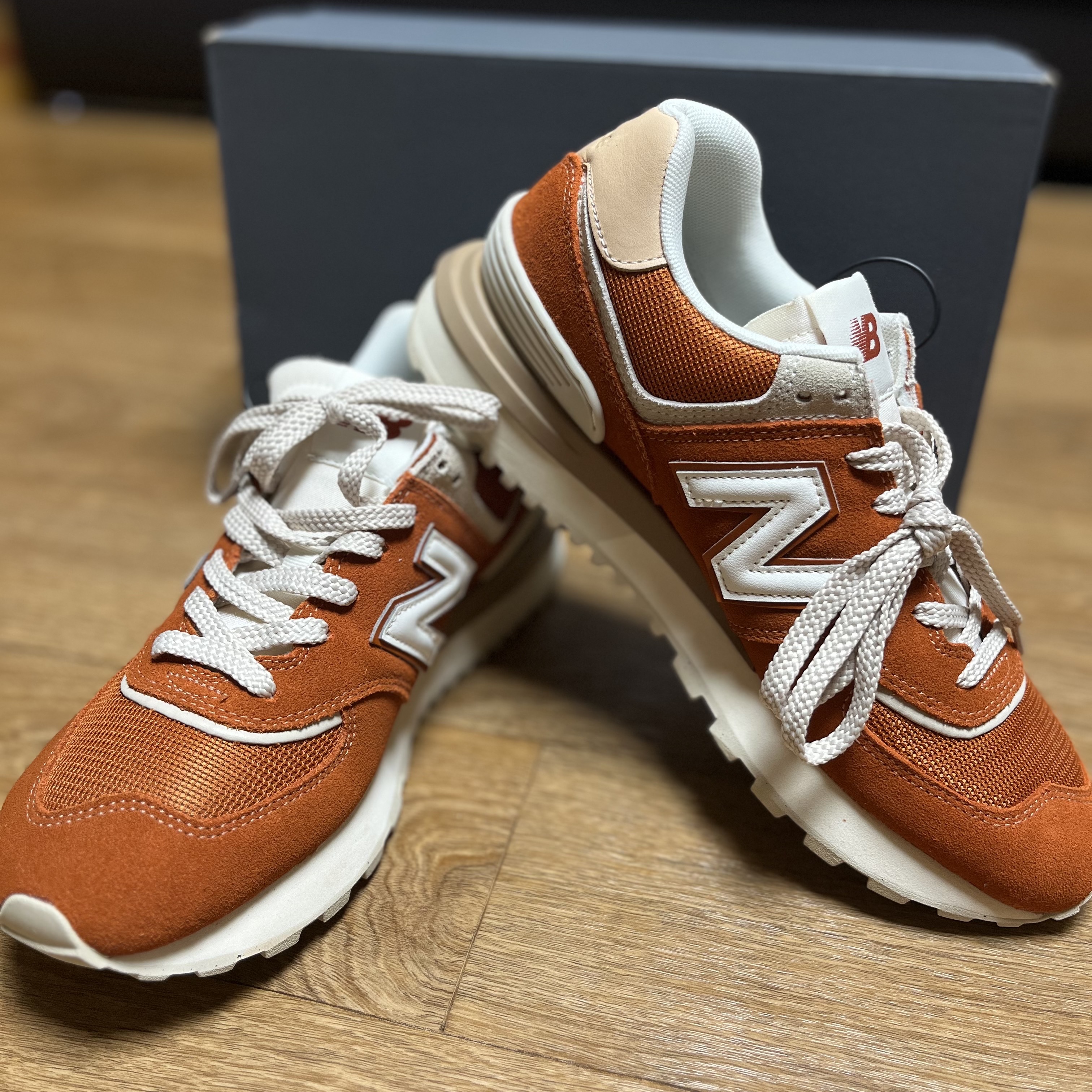 New Balance 574 Legacy Brown White 착용 스타일