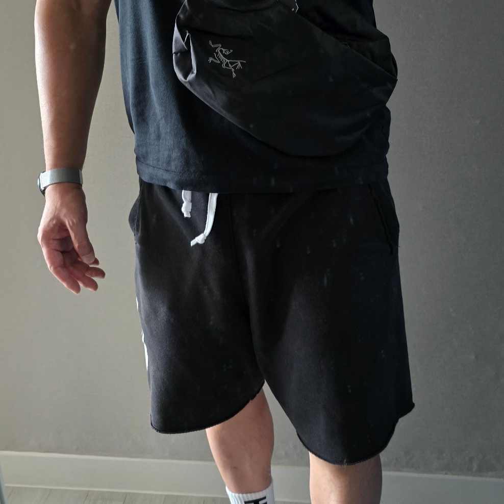 Arc'teryx Heliad 6 Crossbody Bag Black 착용 스타일 - 2