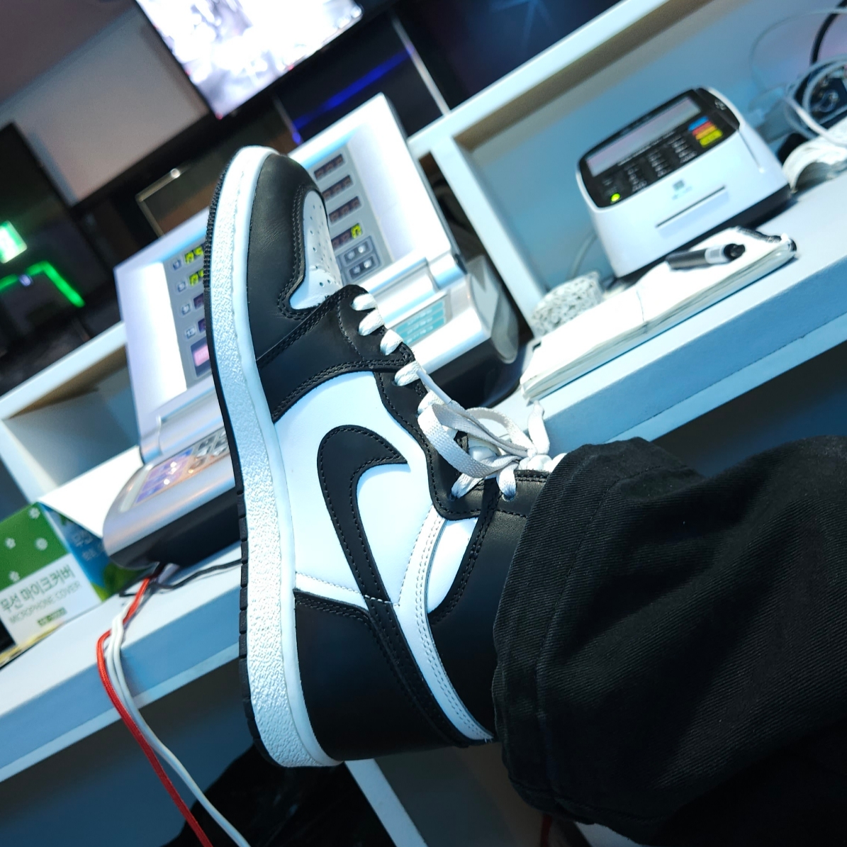 Jordan 1 High 85 Black White 착용 스타일 - 1
