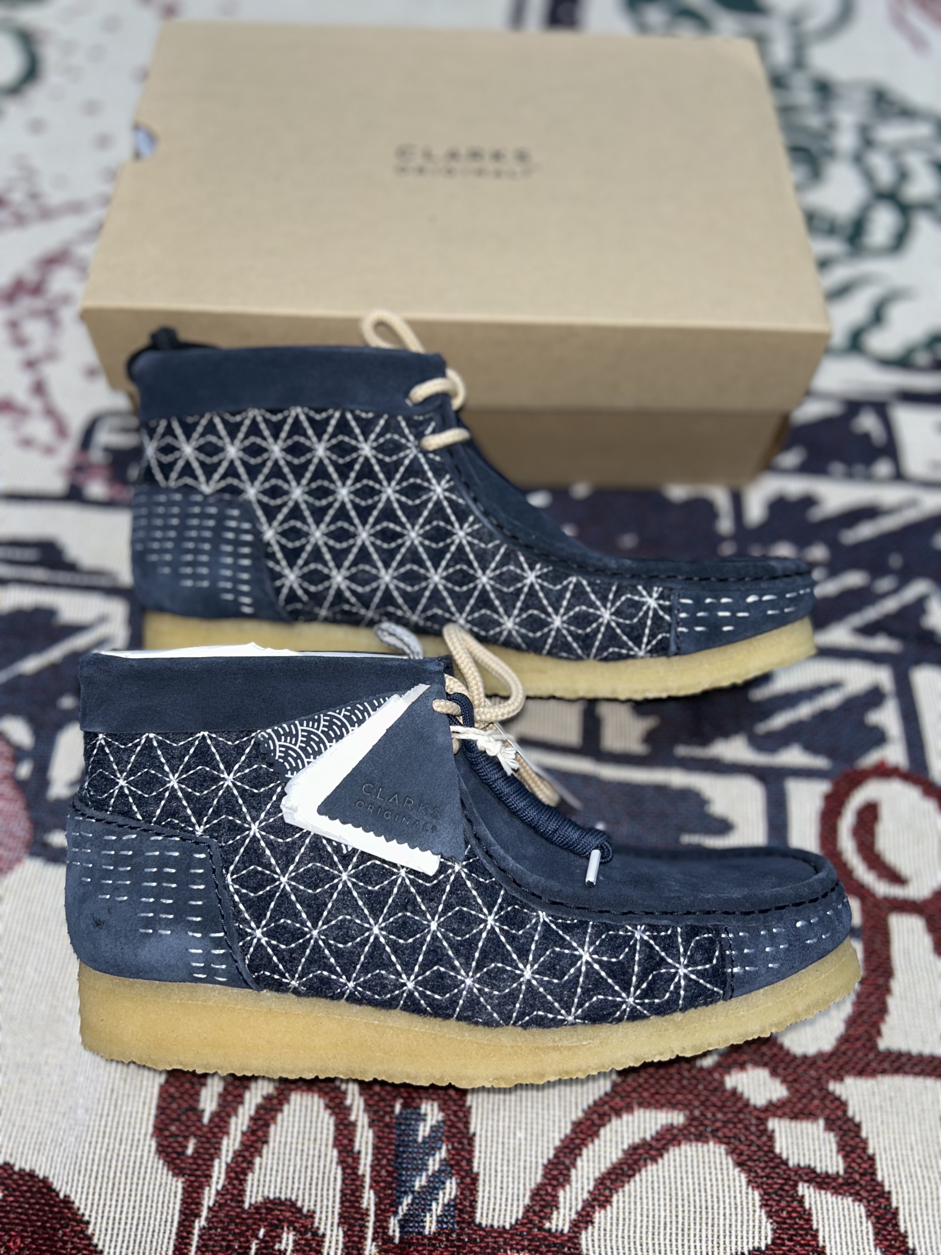 Clarks Wallabee Boot Navy Shashiko 착용 스타일 - 1