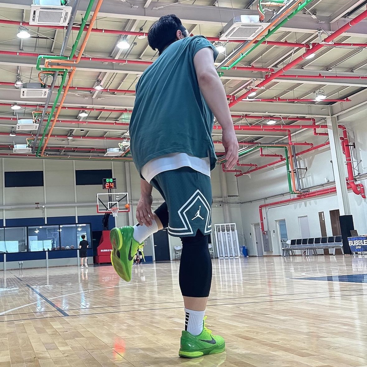 Nike Kobe 6 Protro Green Apple 착용 스타일