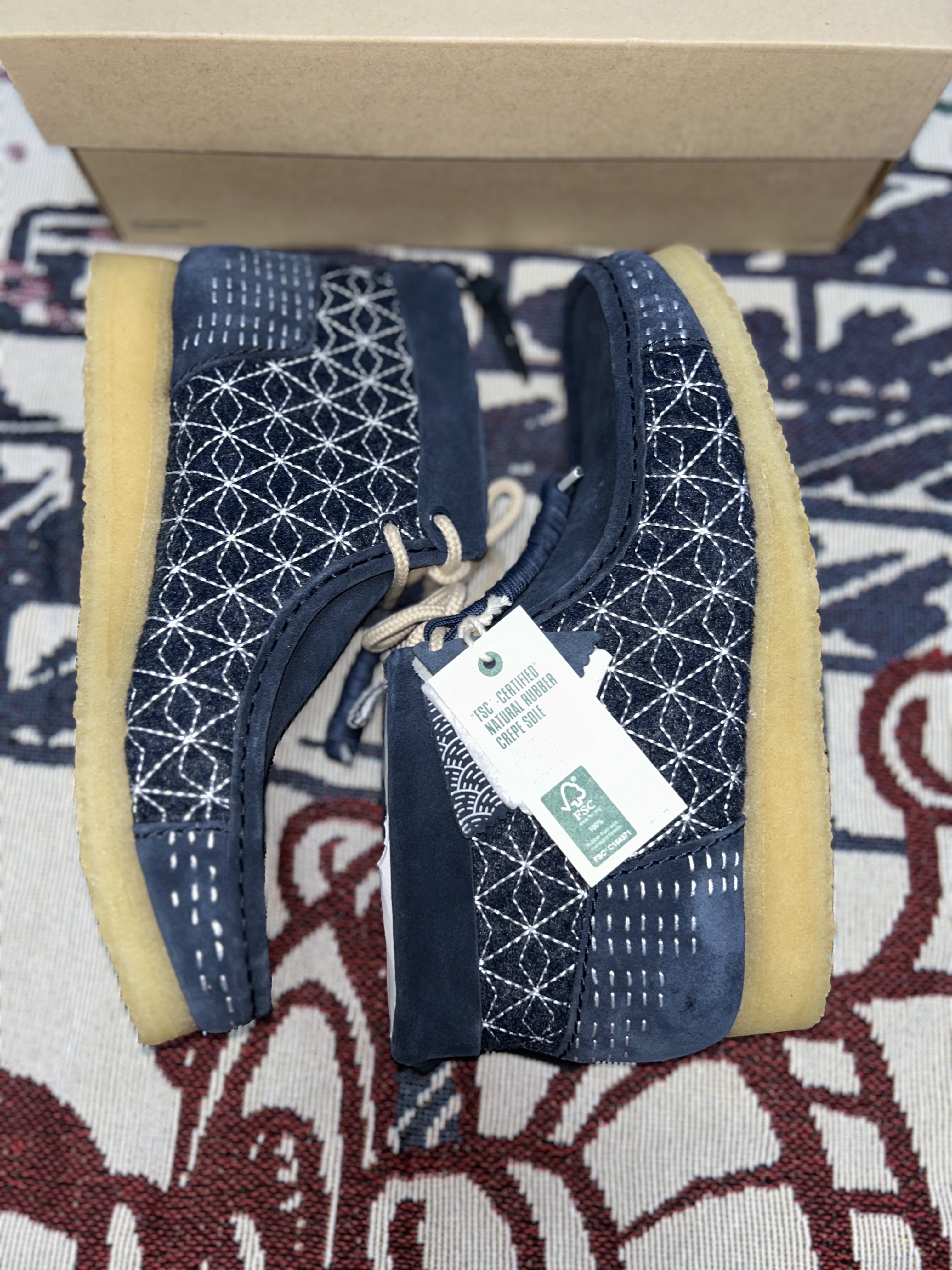 Clarks Wallabee Boot Navy Shashiko 착용 스타일 - 5