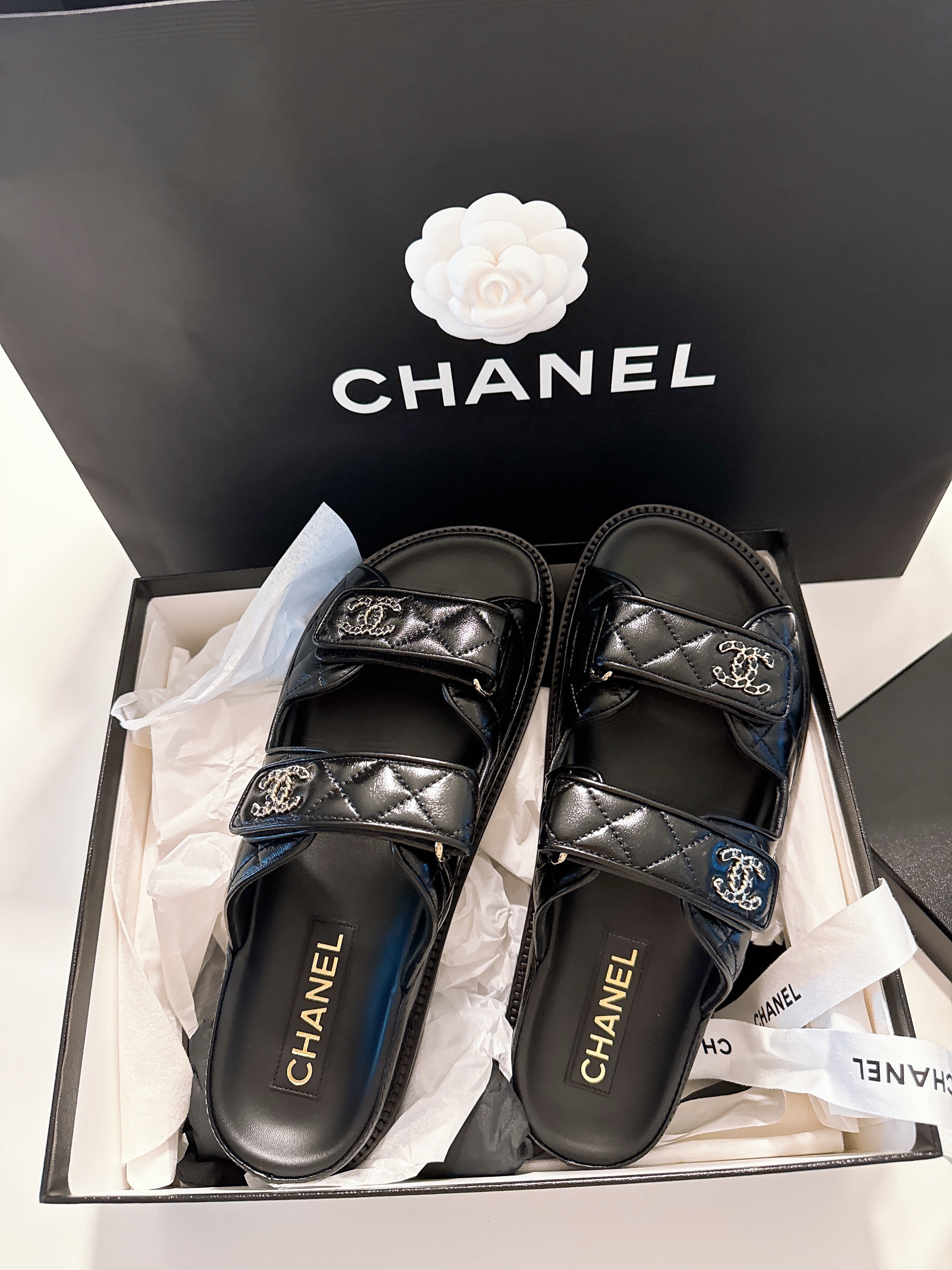 (W) Chanel Mules Lambskin & Black 착용 스타일 - 2