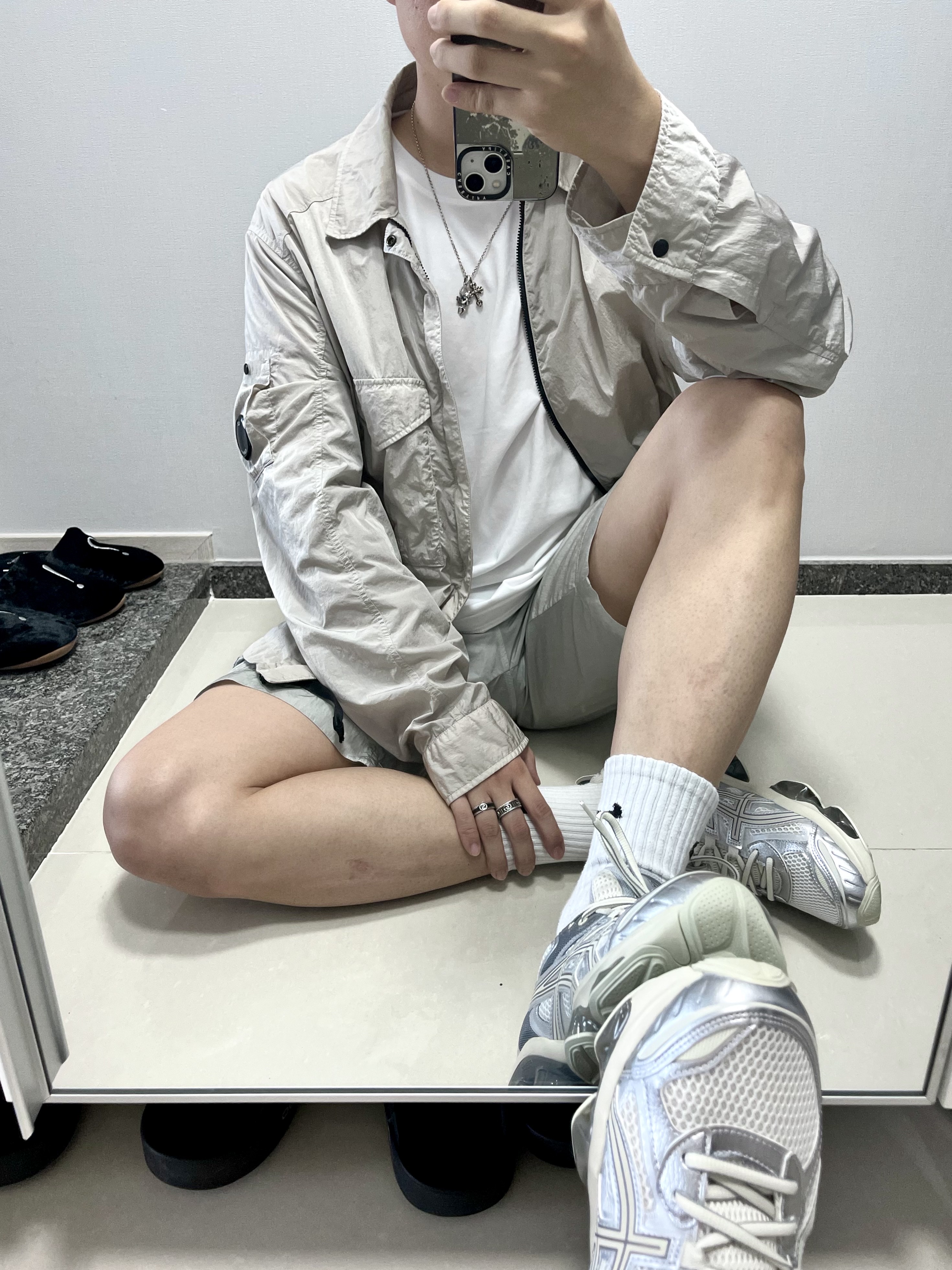Asics Gel-Quantum Kinetic White Light Dust, C.P. Company Chrome-R Overshirt Flint Grey - 23SS 착용 스타일