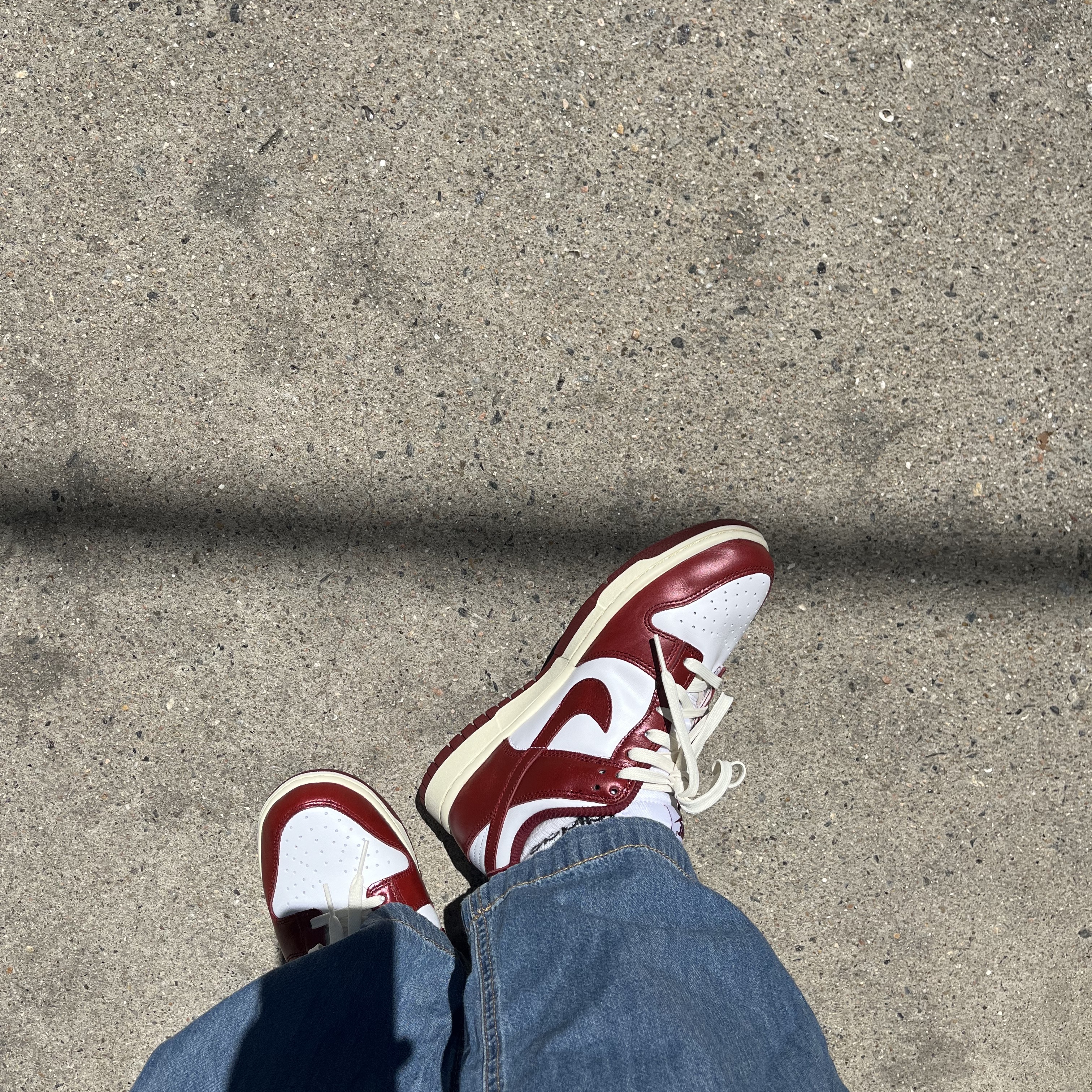 (W) Nike Dunk Low Retro PRM Team Red and White 착용 스타일 - 3