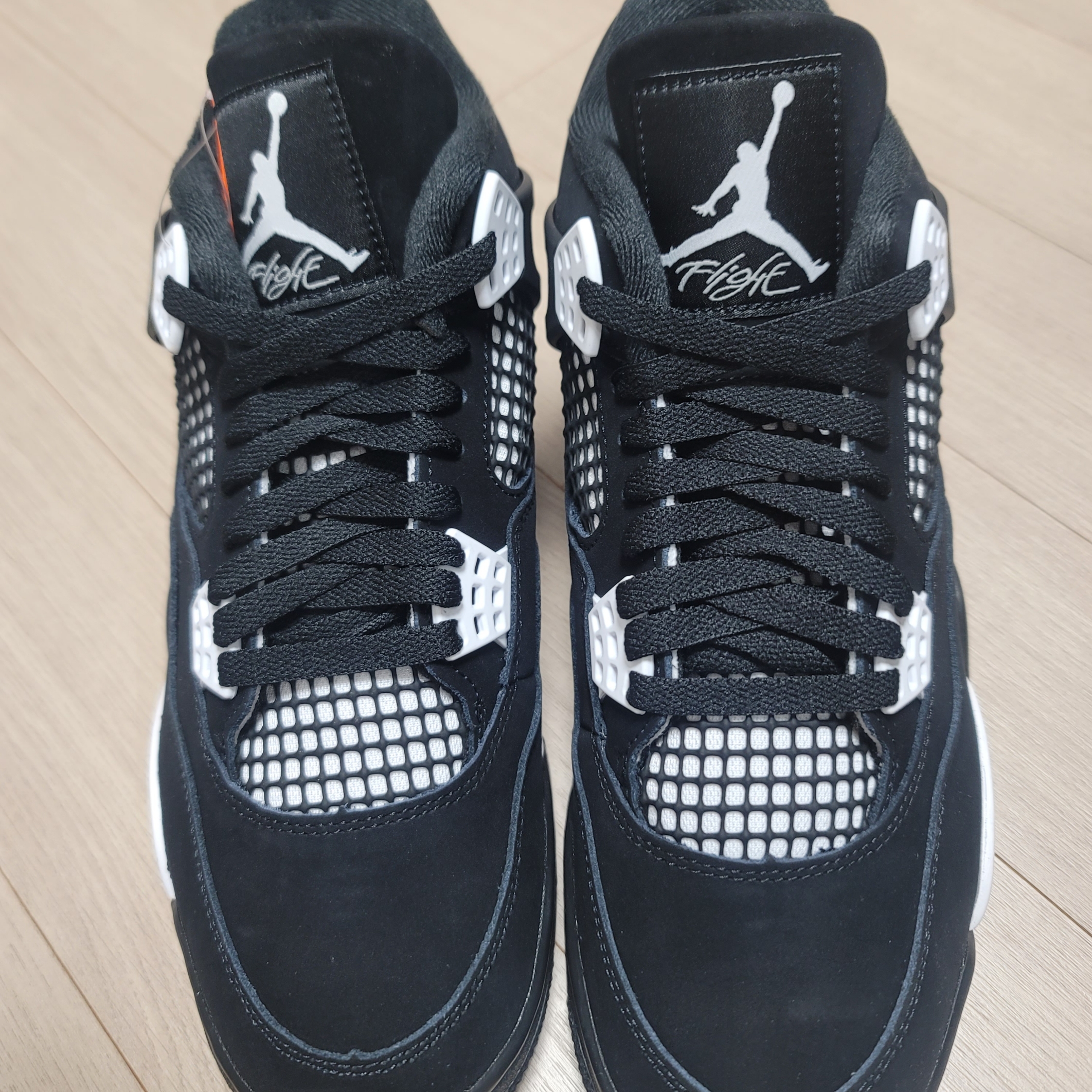 Jordan 4 Retro White Thunder 착용 스타일 - 3