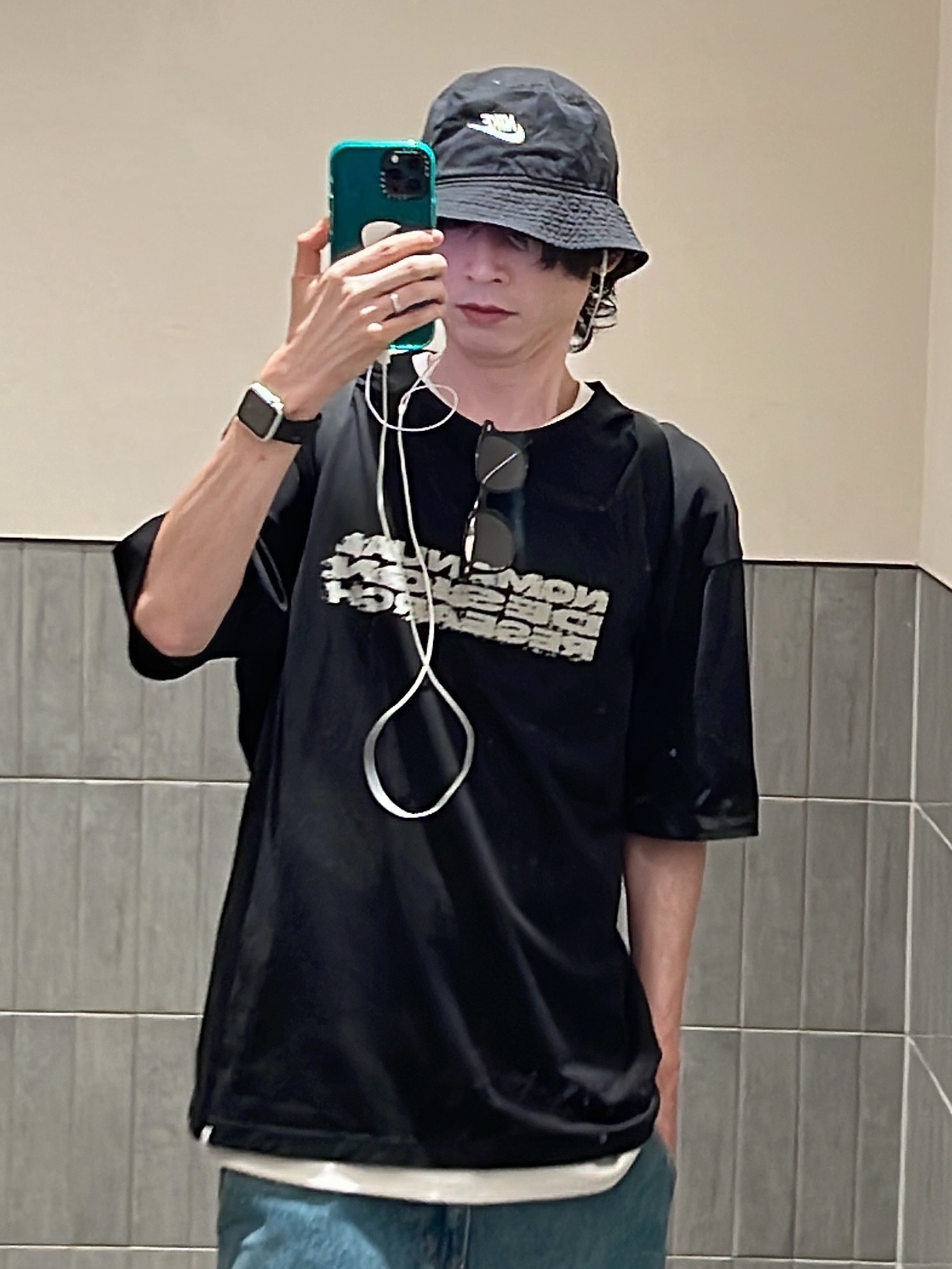 Nike x Supreme Air Force 1 Low Black, Apple Watch SE 40mm GPS Silver Aluminum Case with Sport Band Abyss Blue (Korean Ver.) 착용 스타일 - 5