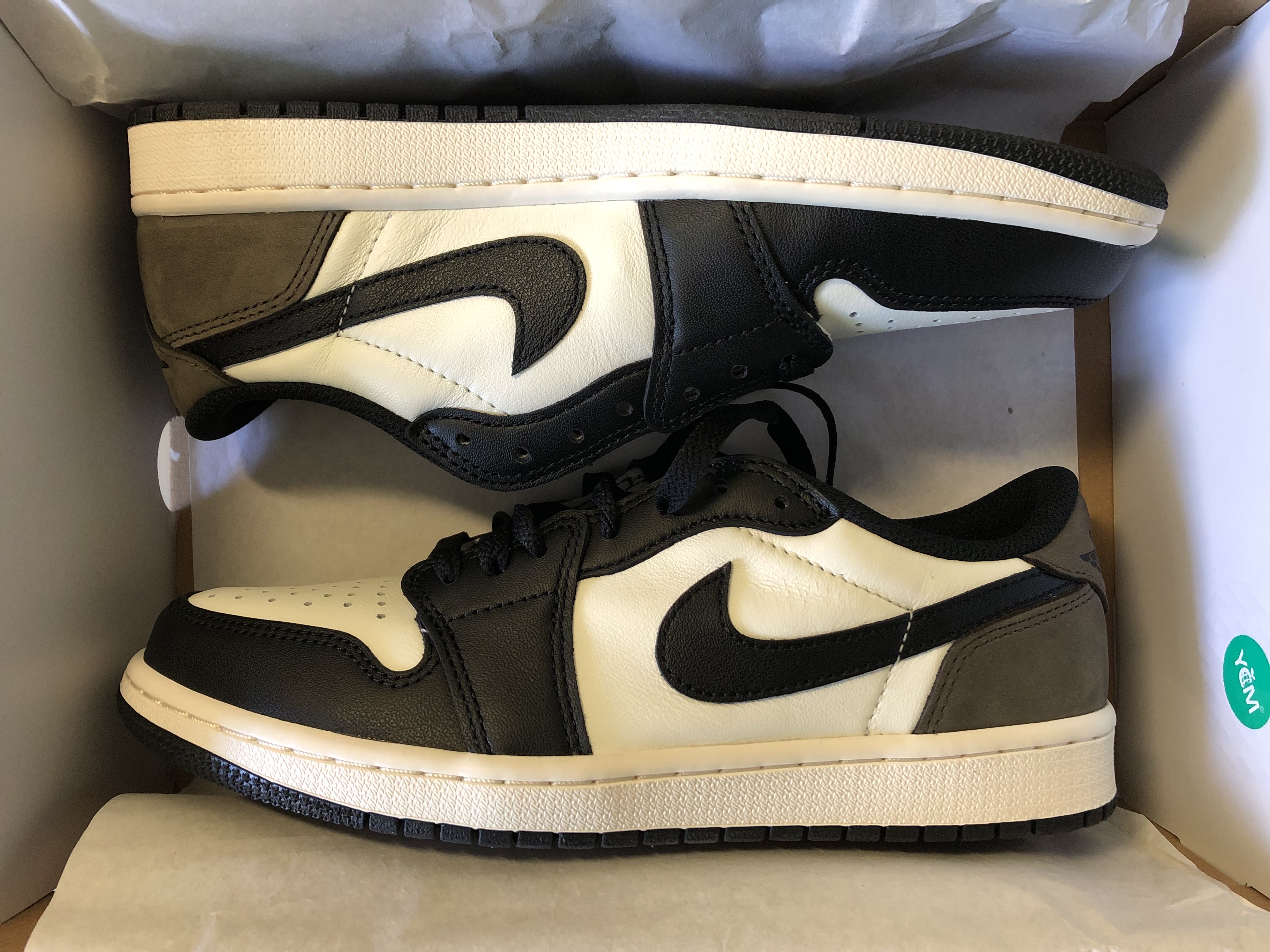 Jordan 1 Retro Low OG Mocha 착용 스타일