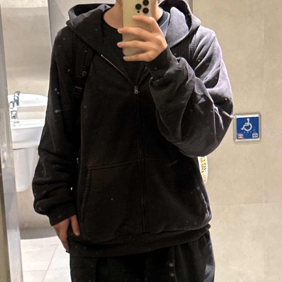 Yeezy YZY Zip-Up Hoodie Black 착용 스타일