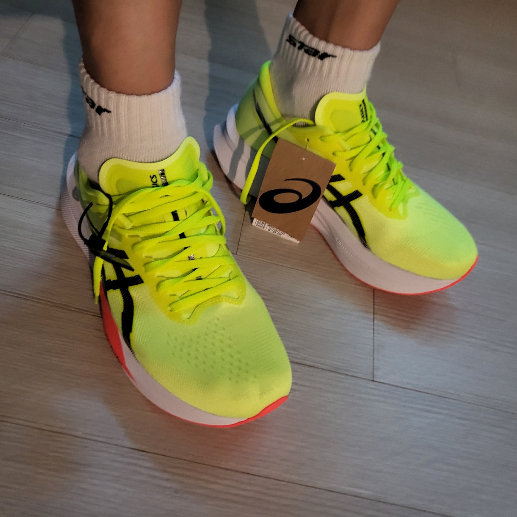 Asics Magic Speed 4 Safety Yellow Black - 2E Wide 착용 스타일
