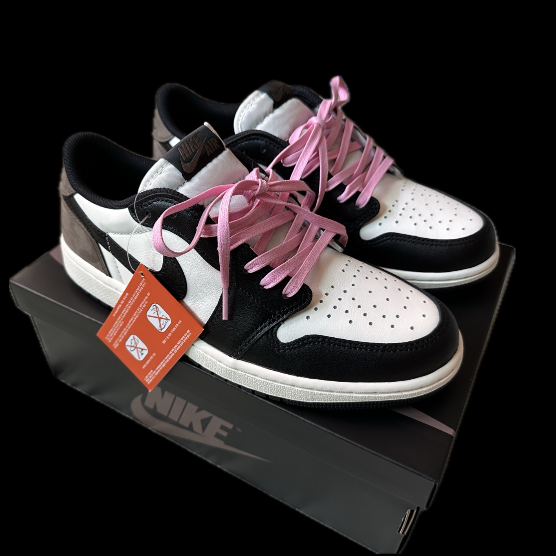 Jordan 1 Retro Low OG Mocha 착용 스타일 - 1