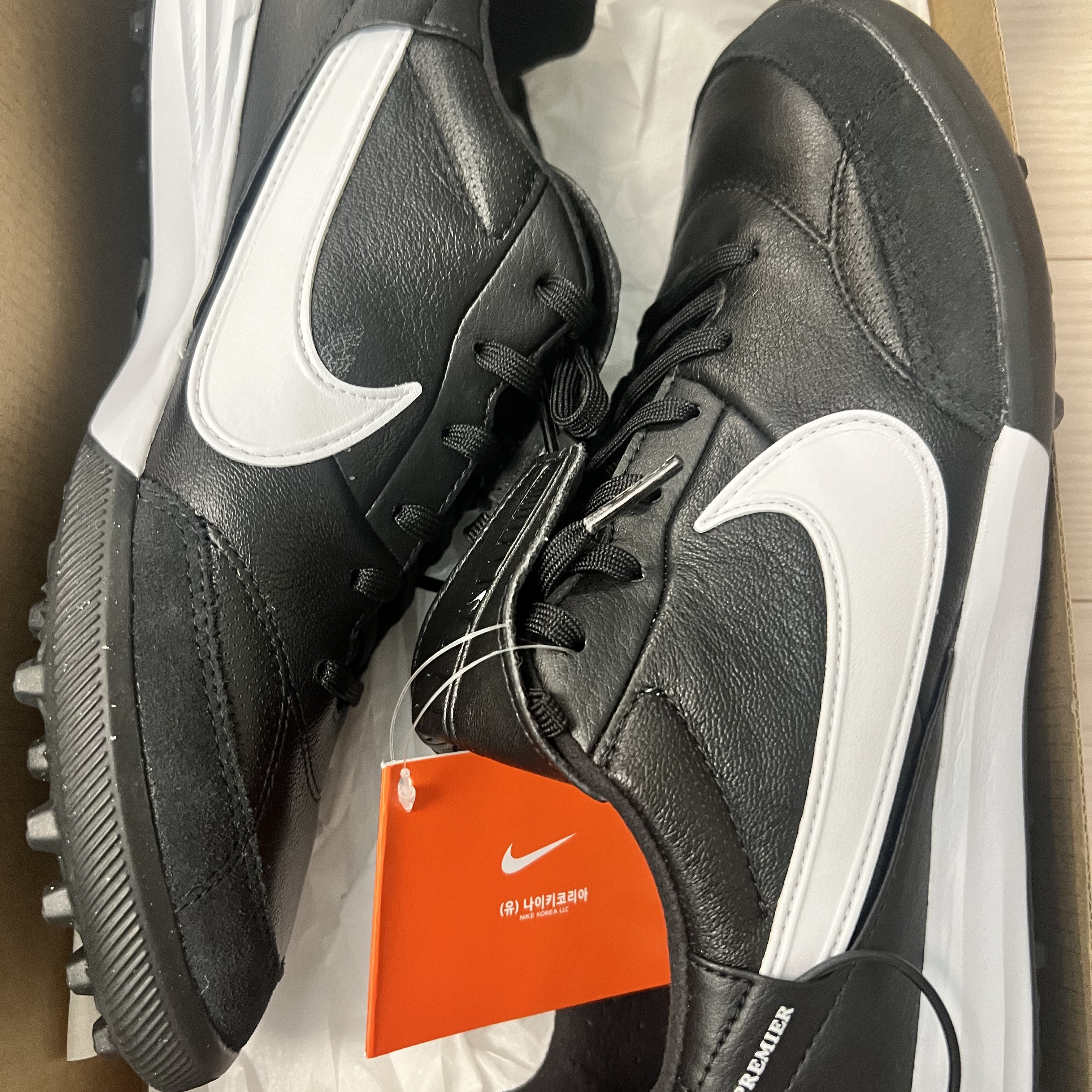 Nike Premier 3 TF Black White 착용 스타일 - 5