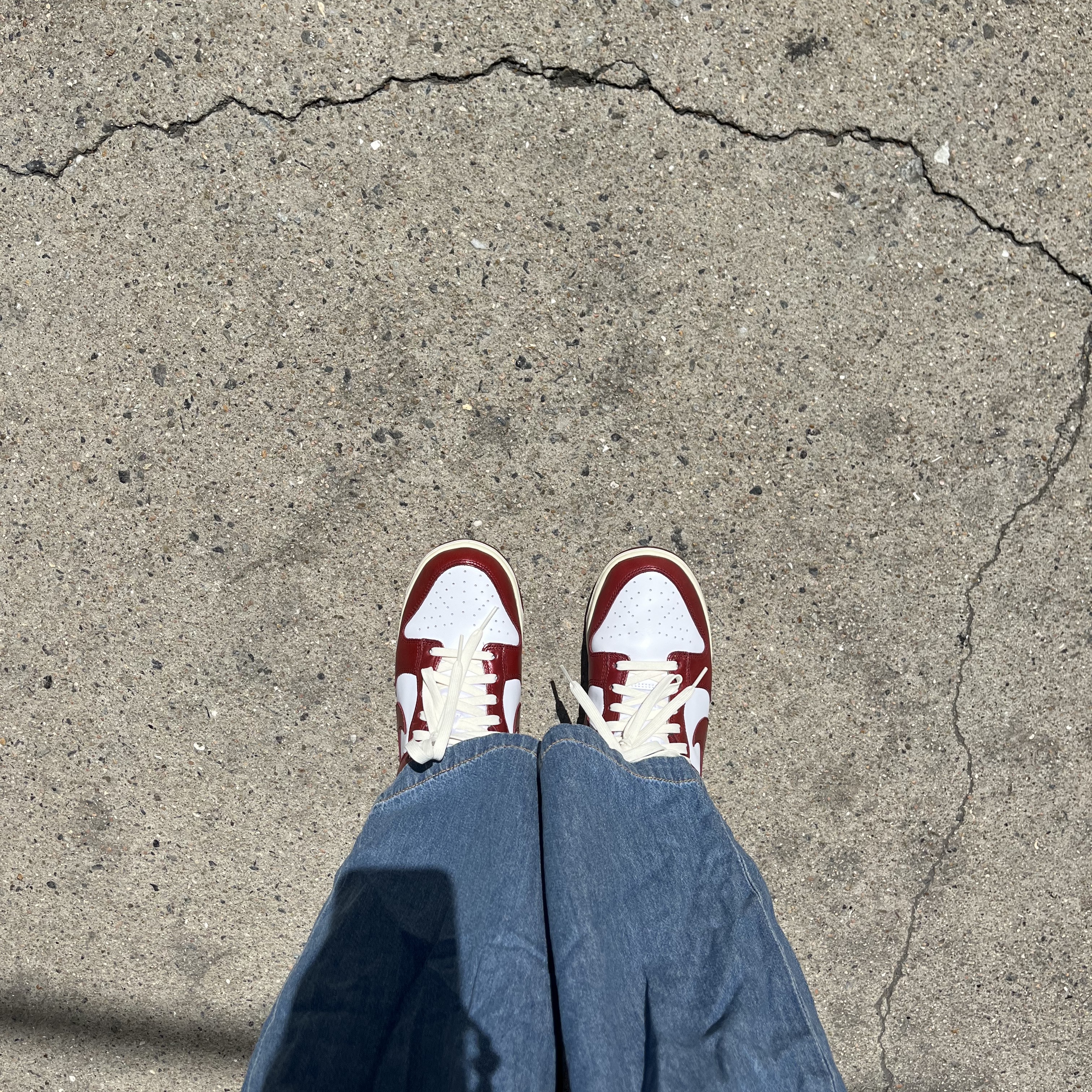 (W) Nike Dunk Low Retro PRM Team Red and White 착용 스타일 - 1