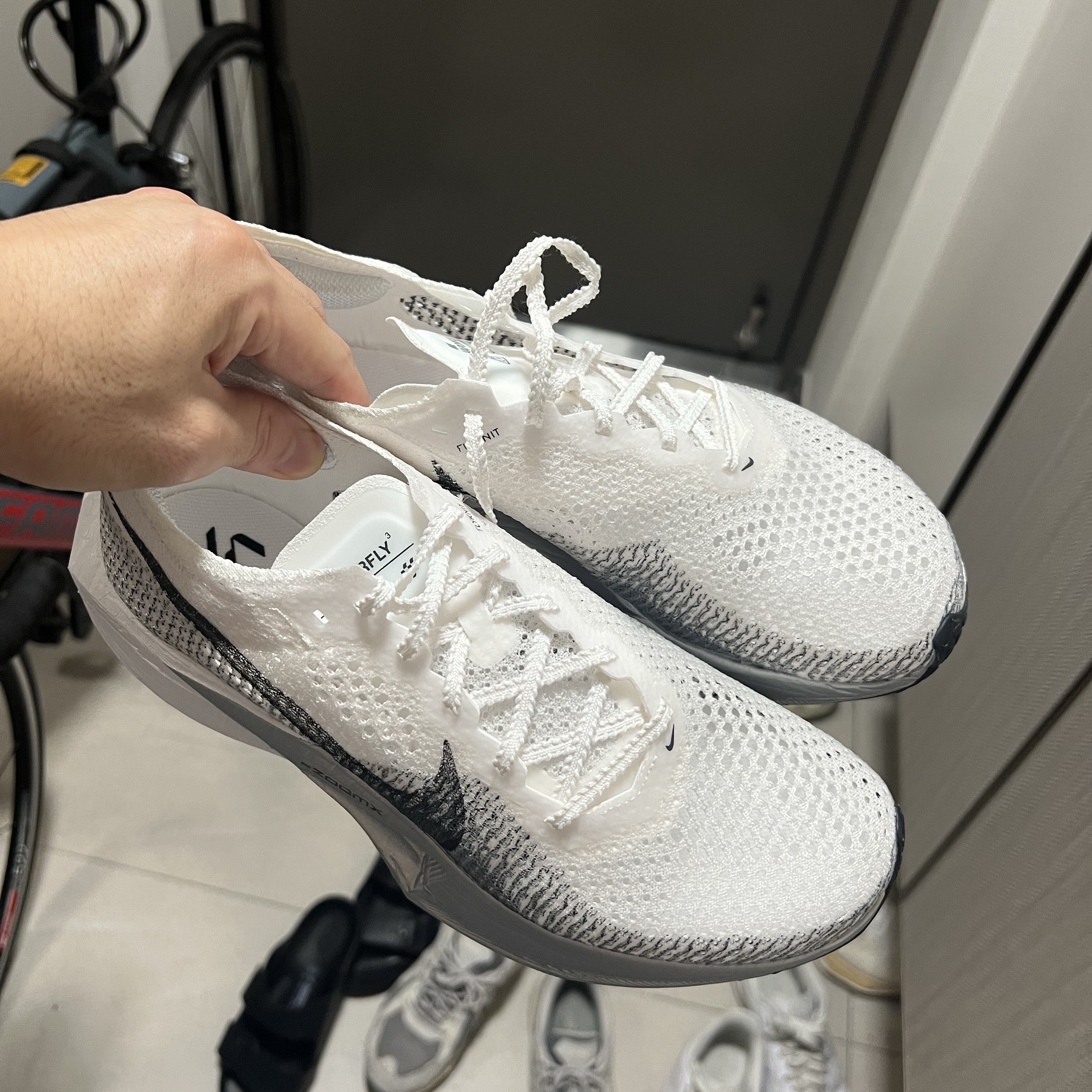 Nike ZoomX Vaporfly Next% 3 White Grey 착용 스타일