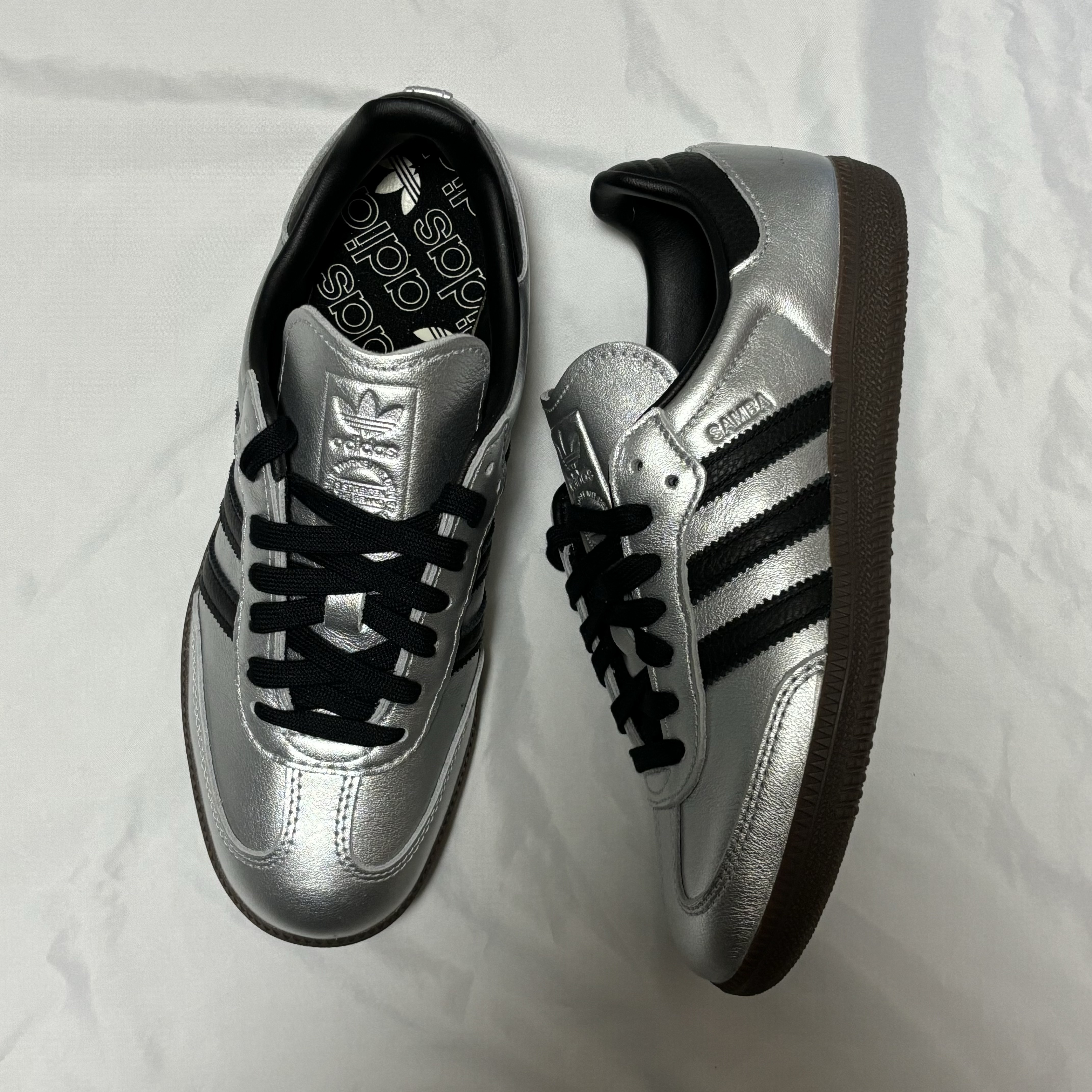 (W) Adidas Samba OG Silver Metalic Core Black Gum 착용 스타일