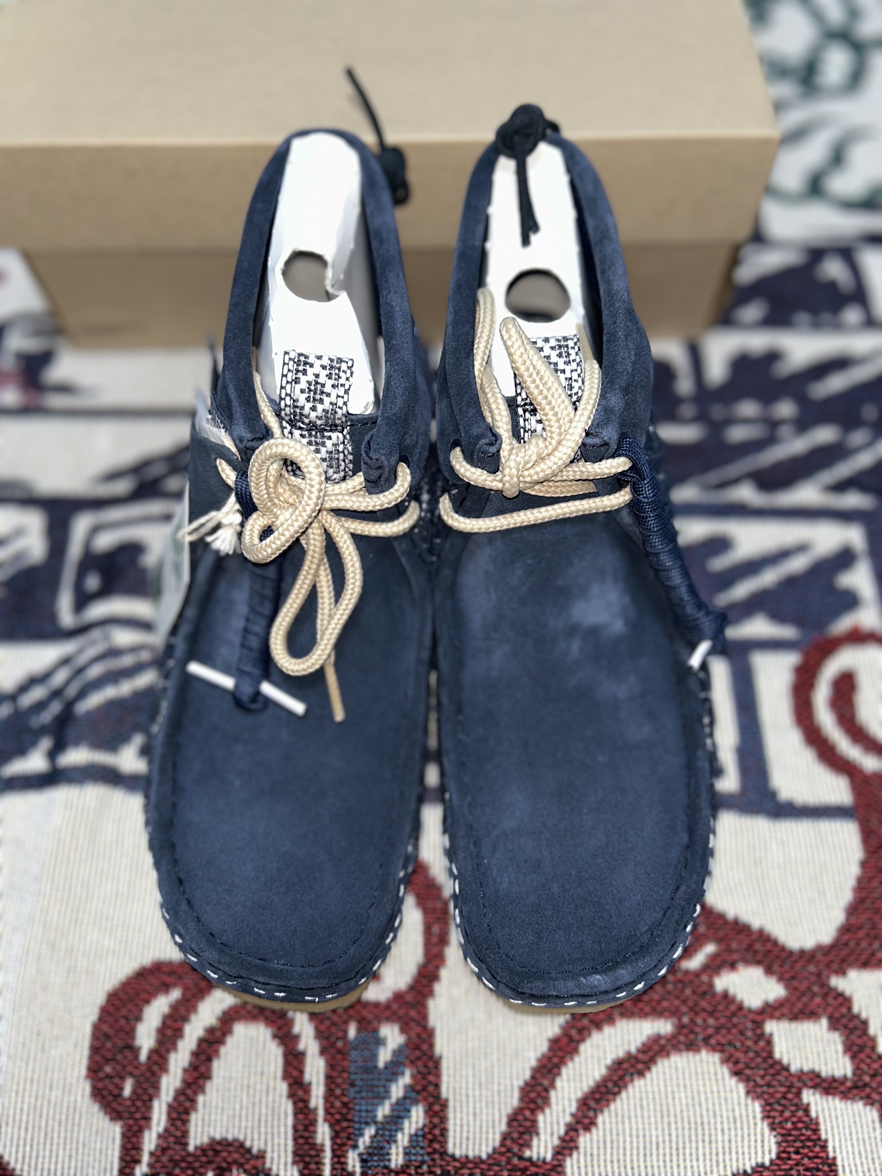 Clarks Wallabee Boot Navy Shashiko 착용 스타일 - 2