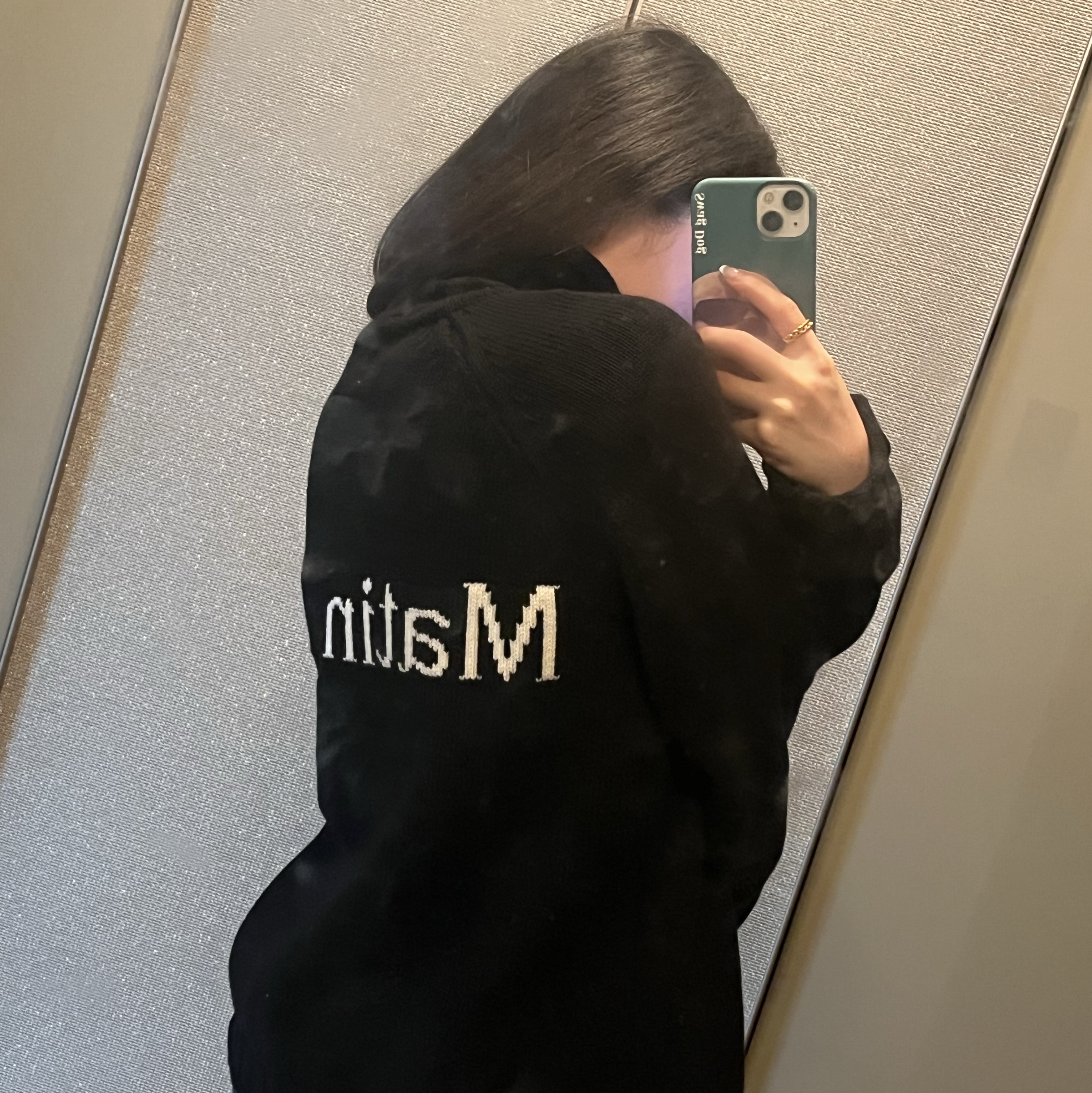 (W) Matin Kim Spell Point Knit Zip Up Black 착용 스타일 - 1