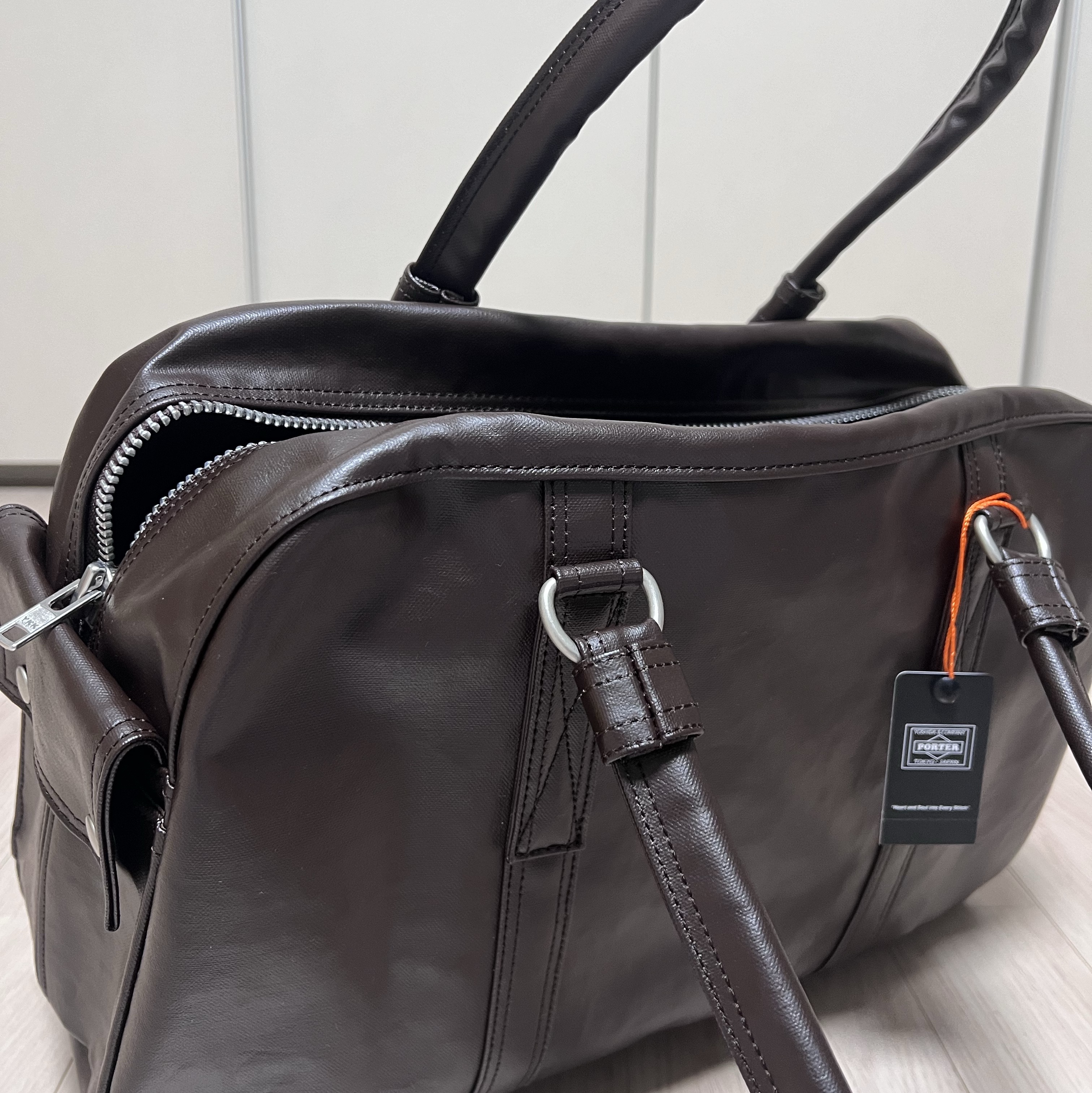 Porter Free Style Boston Bag Brown 착용 스타일 - 3