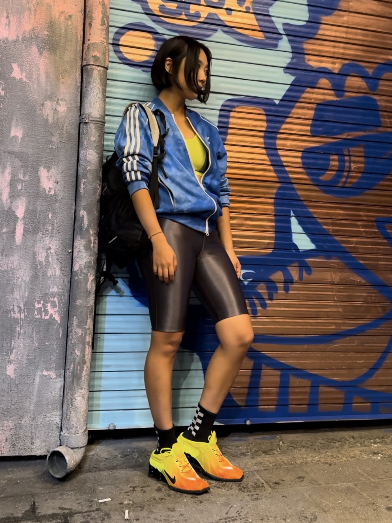 Nike x Martine Rose Shox MR4 Safety Orange 착용 스타일