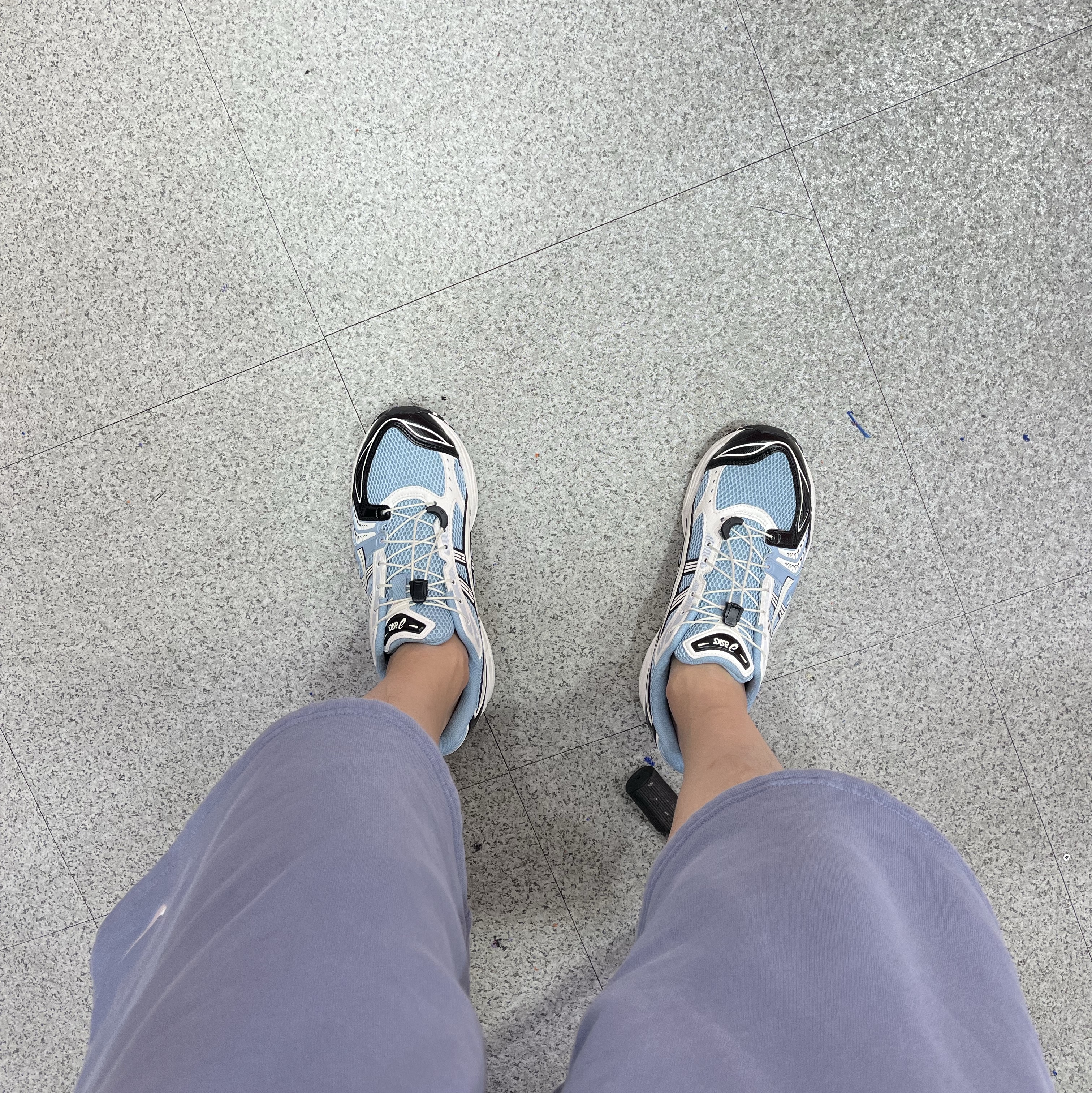 Asics Unlimited Gel-Kayano 14 Mist Cream 착용 스타일