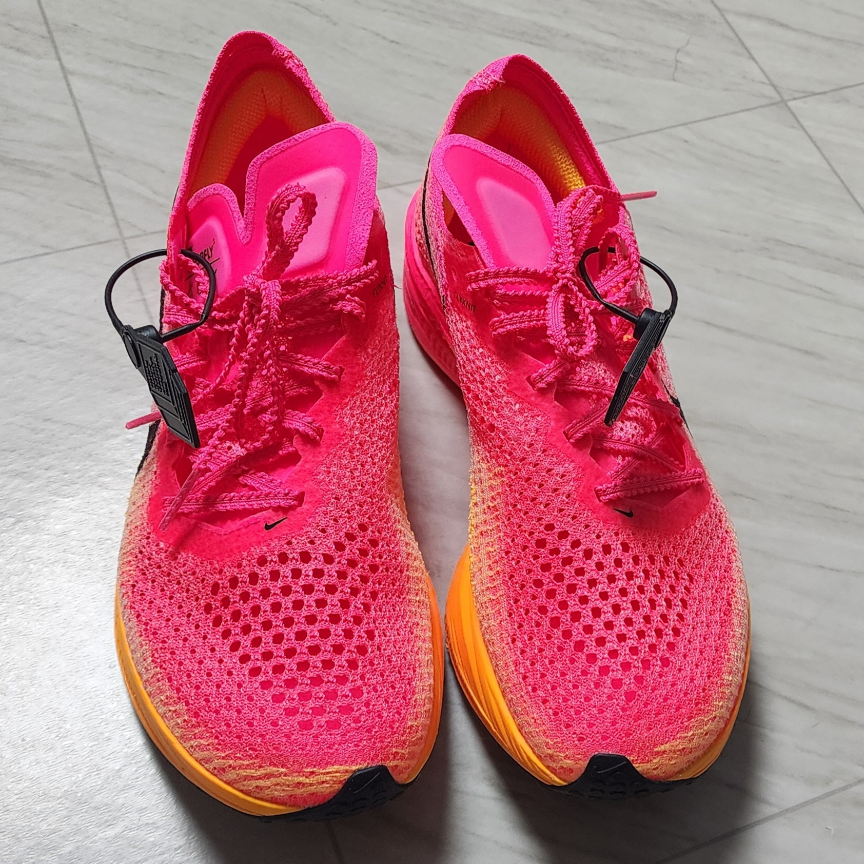 (W) Nike ZoomX Vaporfly Next% 3 Hyper Pink Laser Orange 착용 스타일 - 1