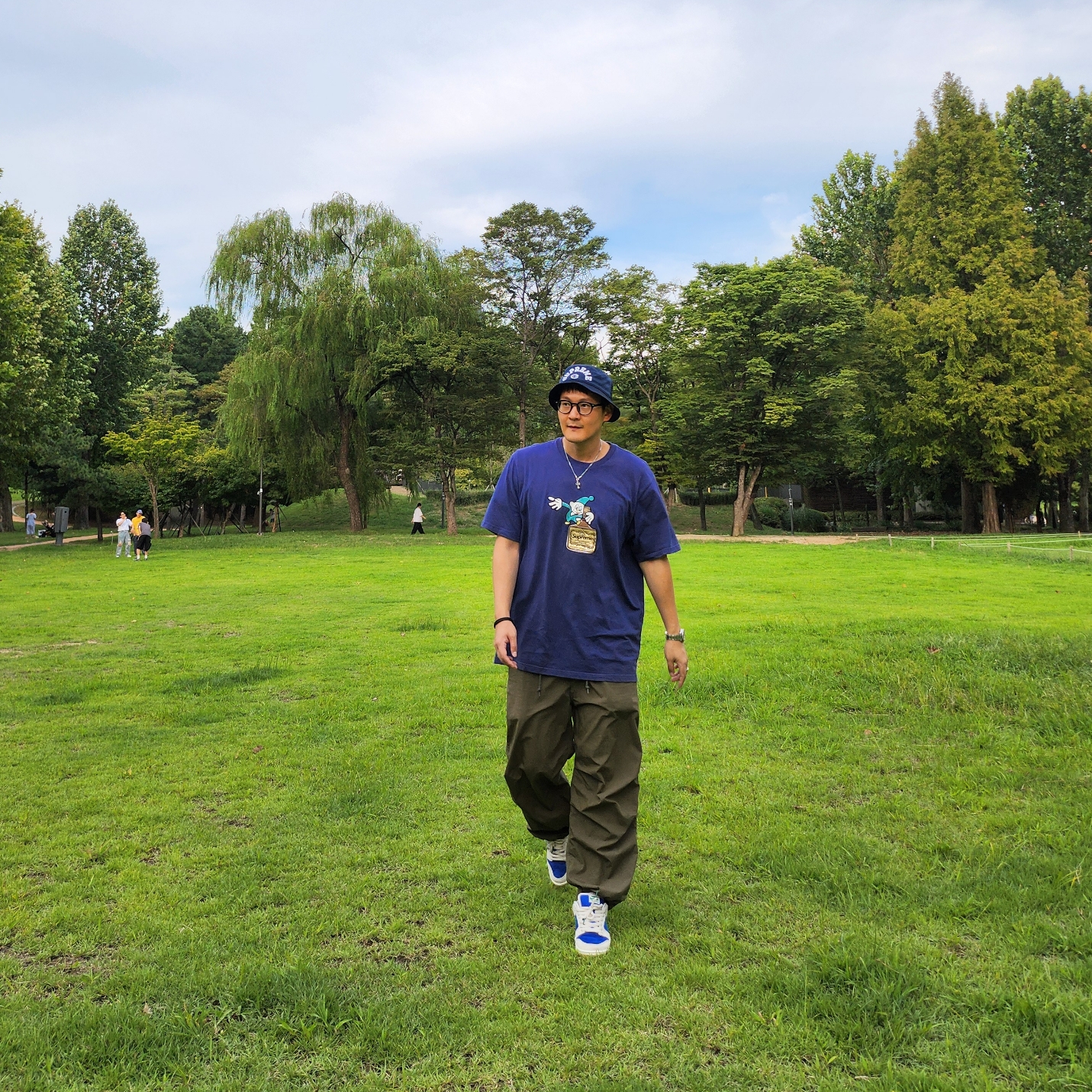 Supreme x Champion Mesh Crusher Navy - 24SS, Supreme Elf S/S Top Dark Royal - 23FW 착용 스타일