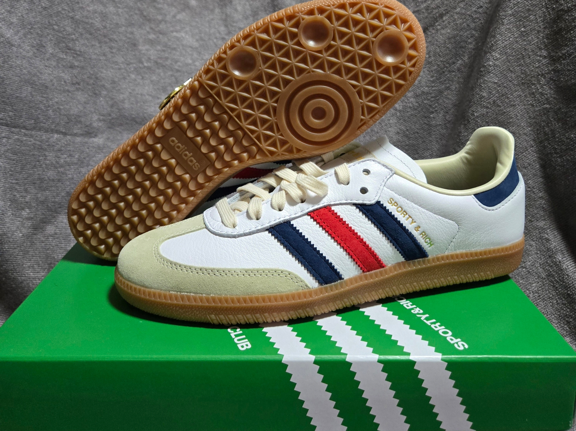 Adidas x Sporty & Rich Samba OG Cloud White Night Indigo 착용 스타일 - 2