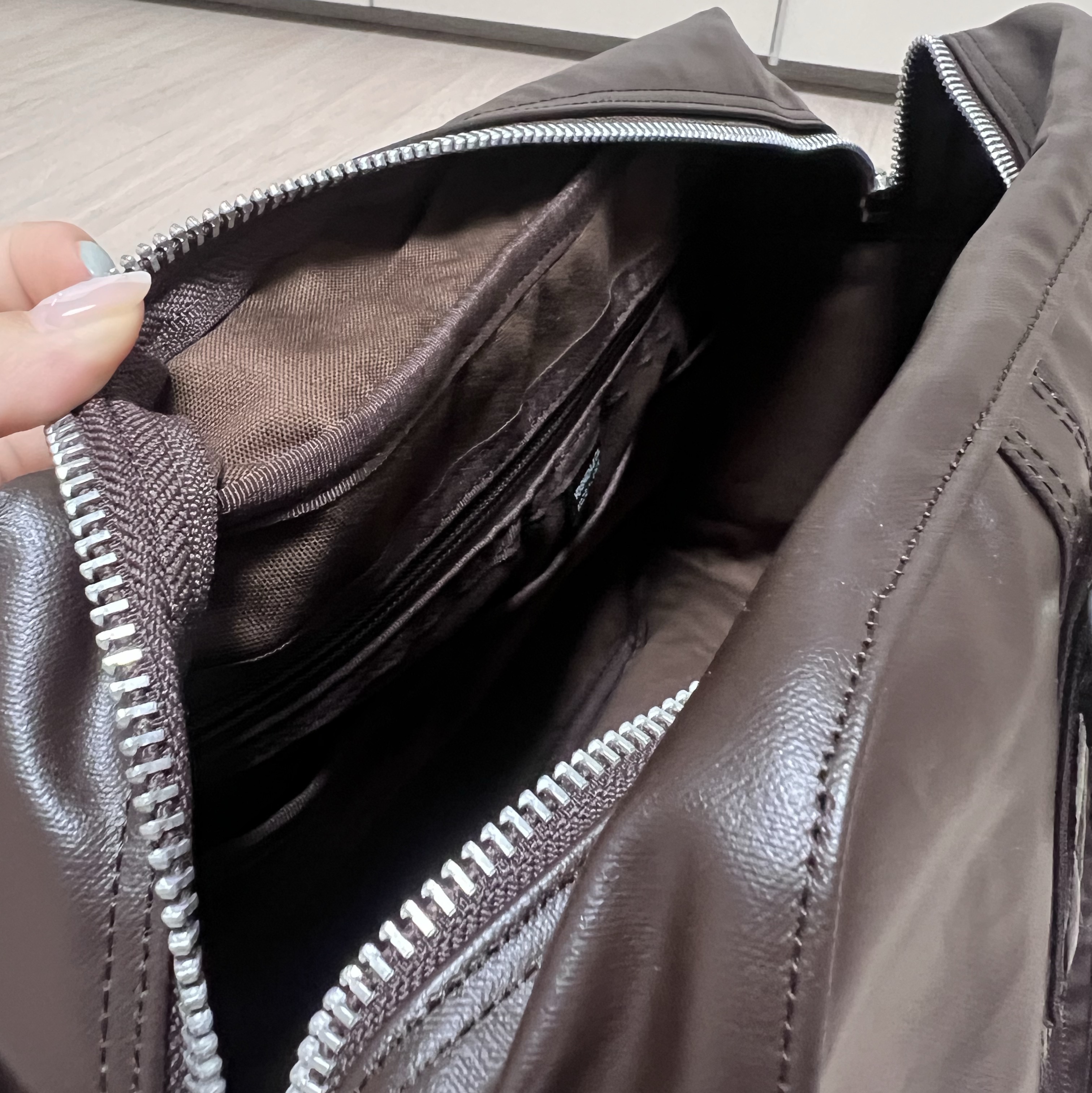 Porter Free Style Boston Bag Brown 착용 스타일 - 5