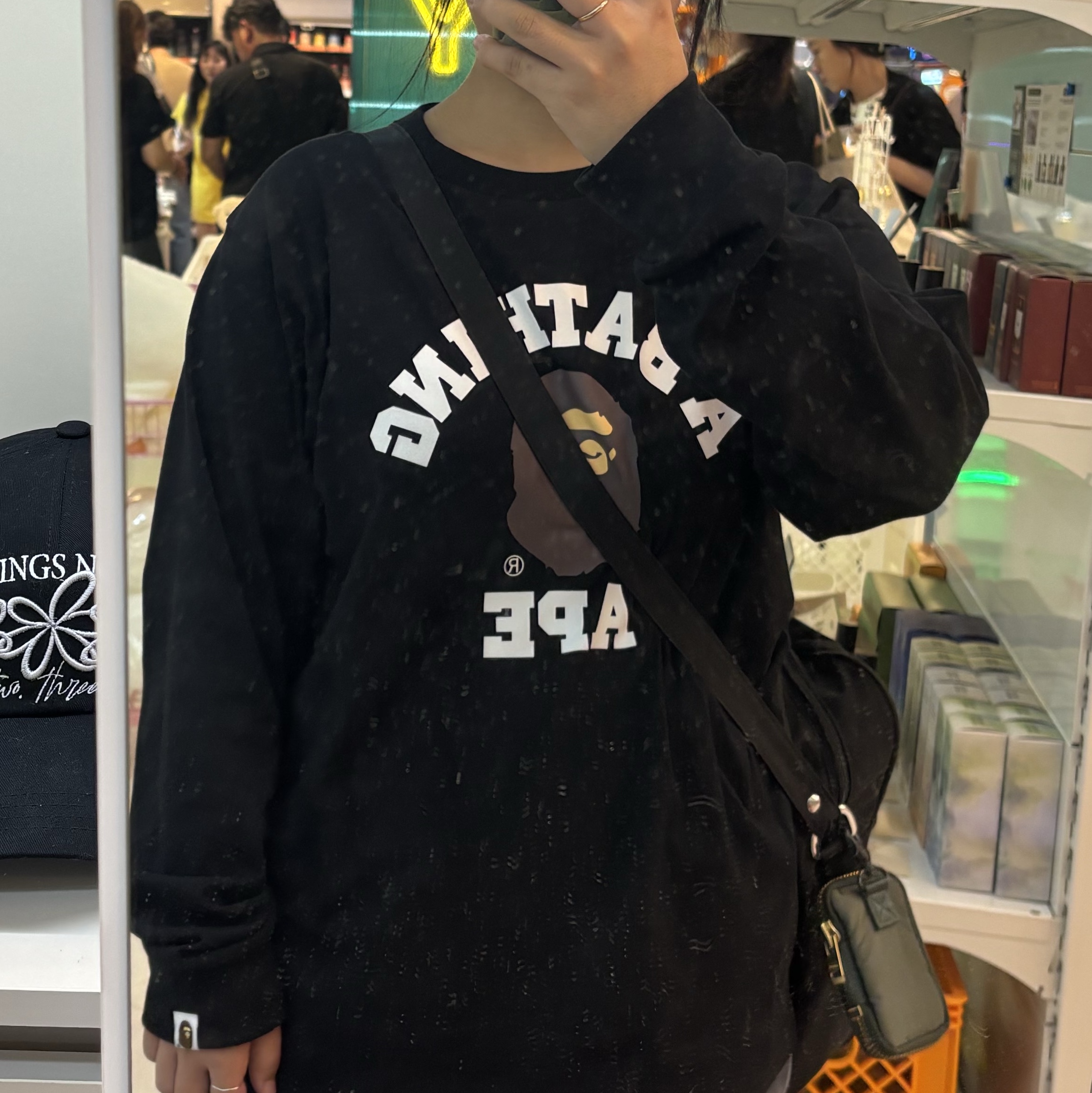 BAPE College L/S T-Shirt Black, Porter All New Tanker Key Pack Sage Green 착용 스타일 - 1