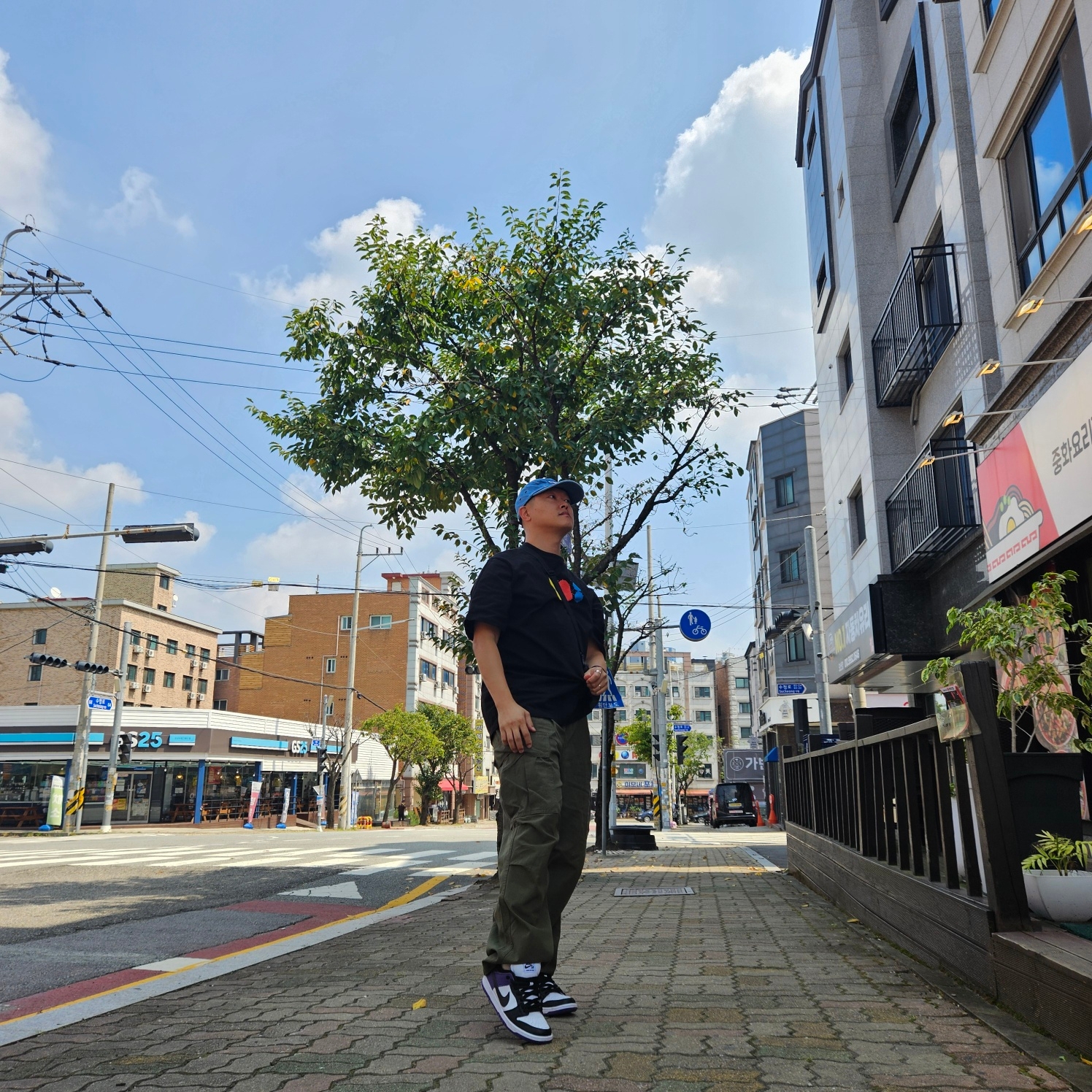 Supreme Washed Chino Twill Camp Cap Denim - 23FW, Nike SB Dunk Low Pro Court Purple 착용 스타일 - 3