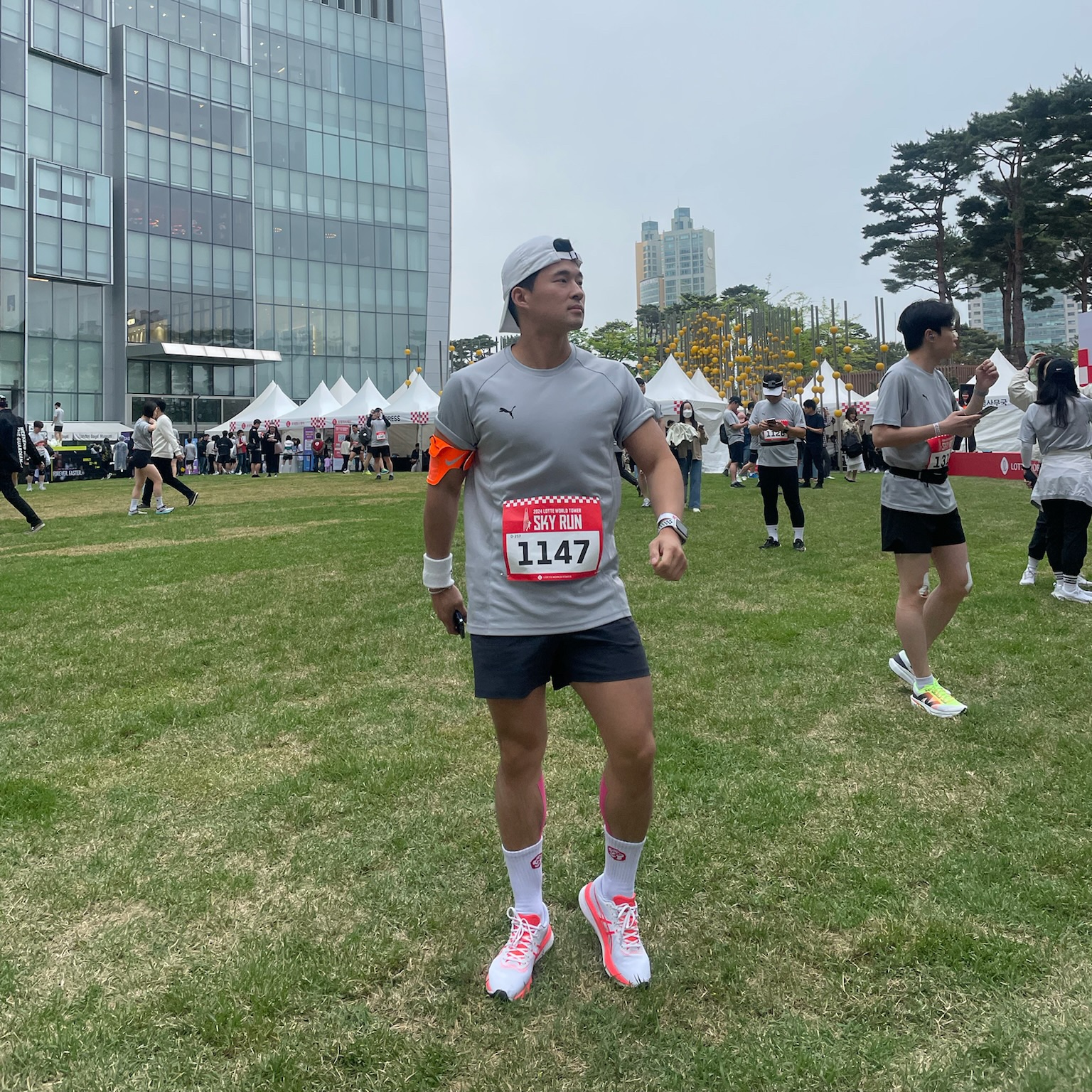 Asics Magic Speed 3 White Sunrise Red 착용 스타일 - 3