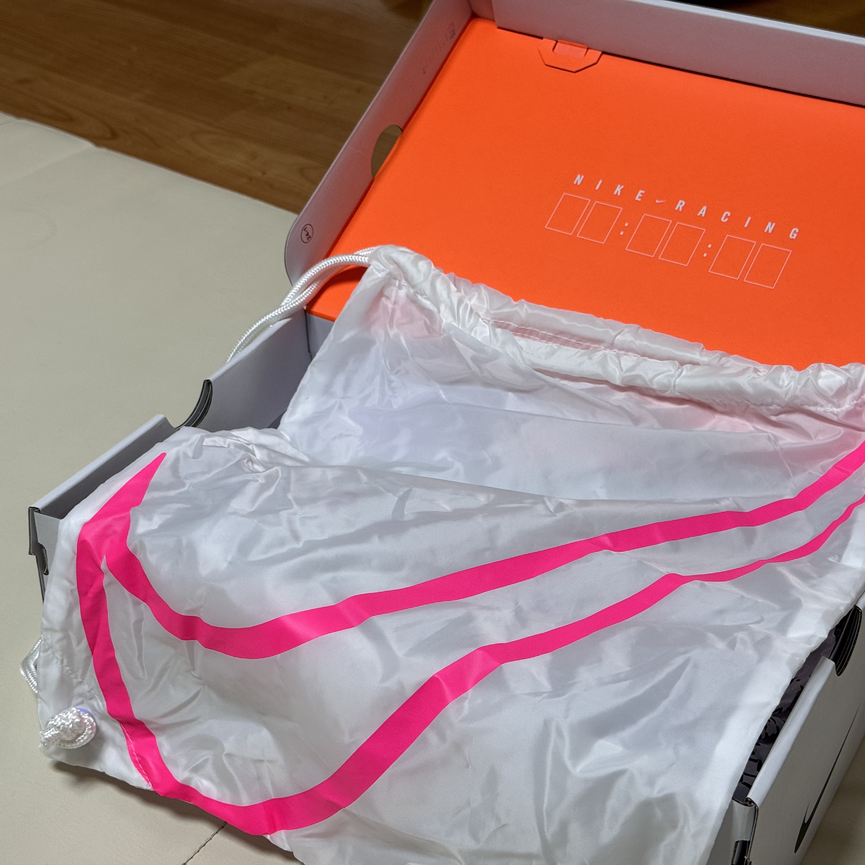 Nike Air Zoom Alphafly Next% 3 Hyper Pink 착용 스타일 - 2