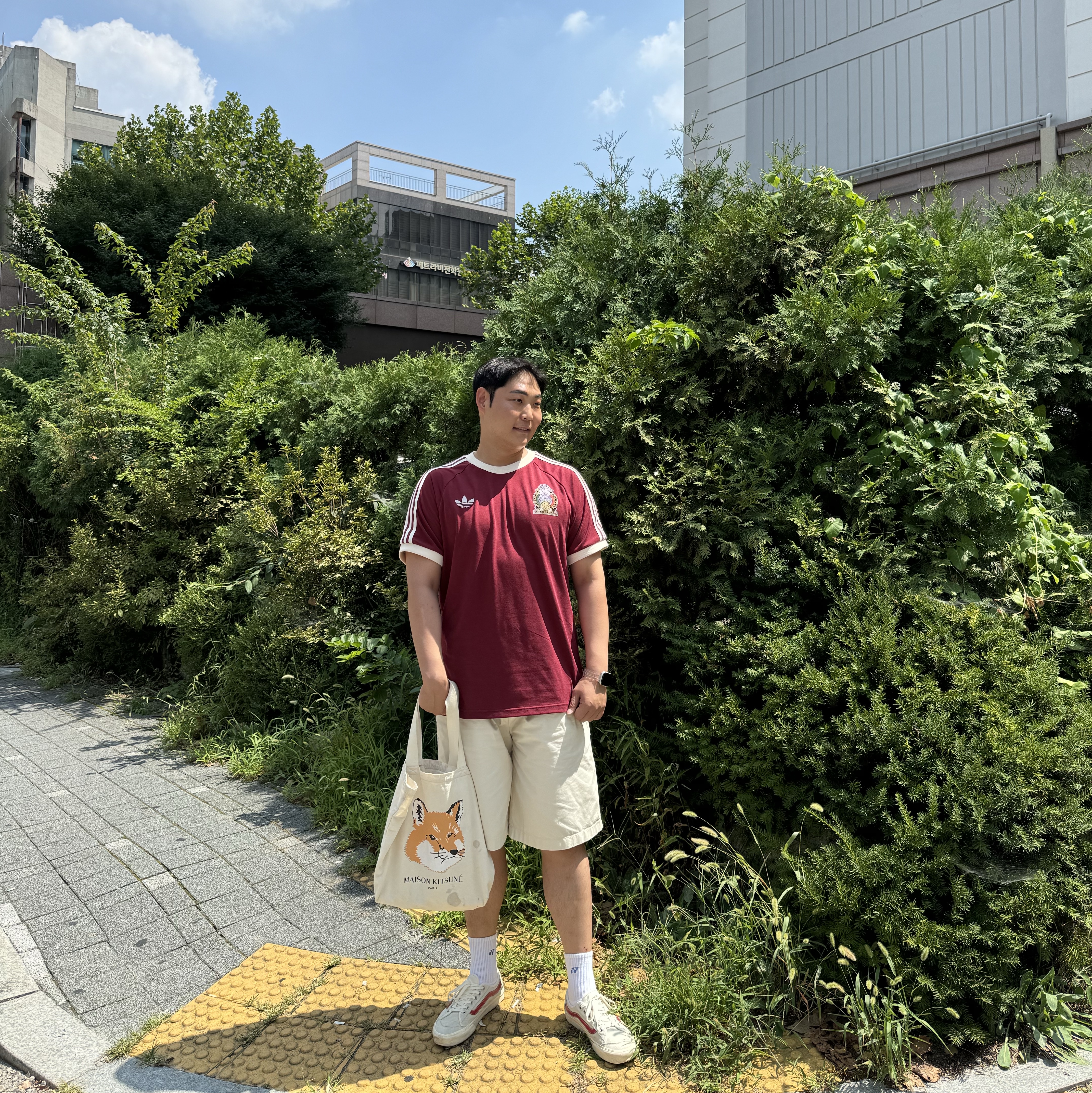Adidas Mexico Adicolor 3S T-Shirt Noble Maroon - KR Sizing, Vans Black Ball SF Marshmallow Red 착용 스타일 - 5