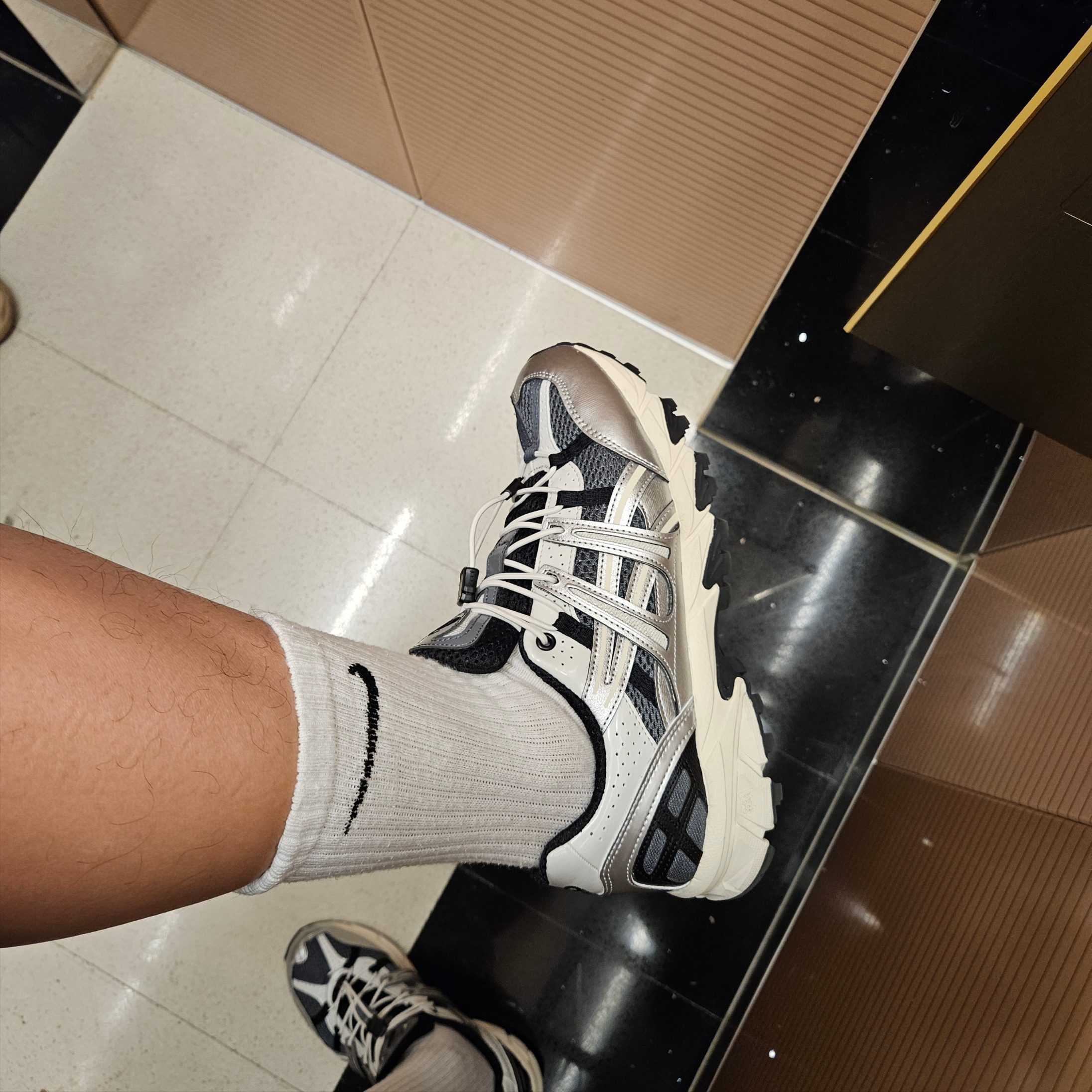 Asics Unlimited Gel-Sonoma 15-50 Steel Grey Pure Silver 착용 스타일