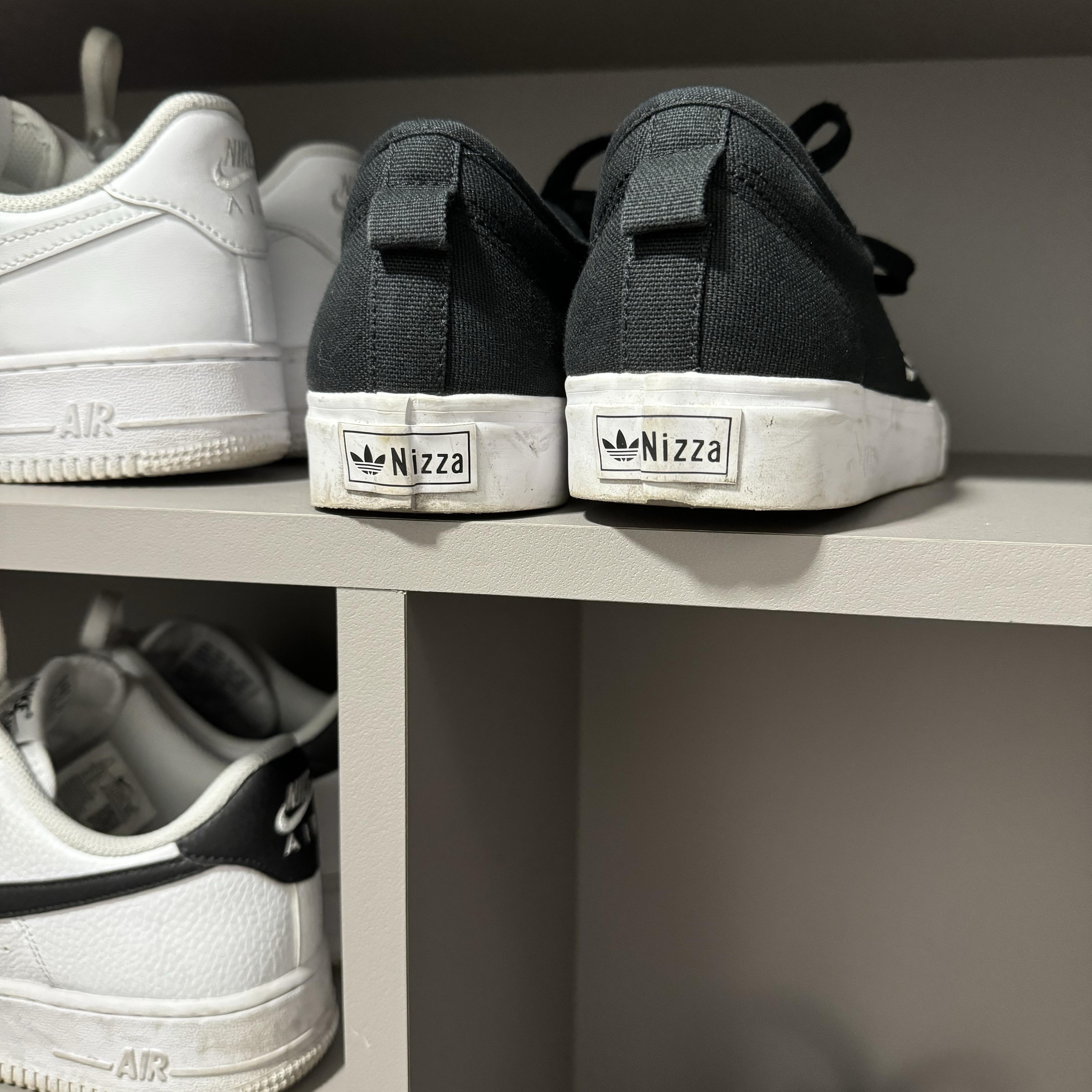 Adidas Nizza Trefoil Core Black 착용 스타일 - 1