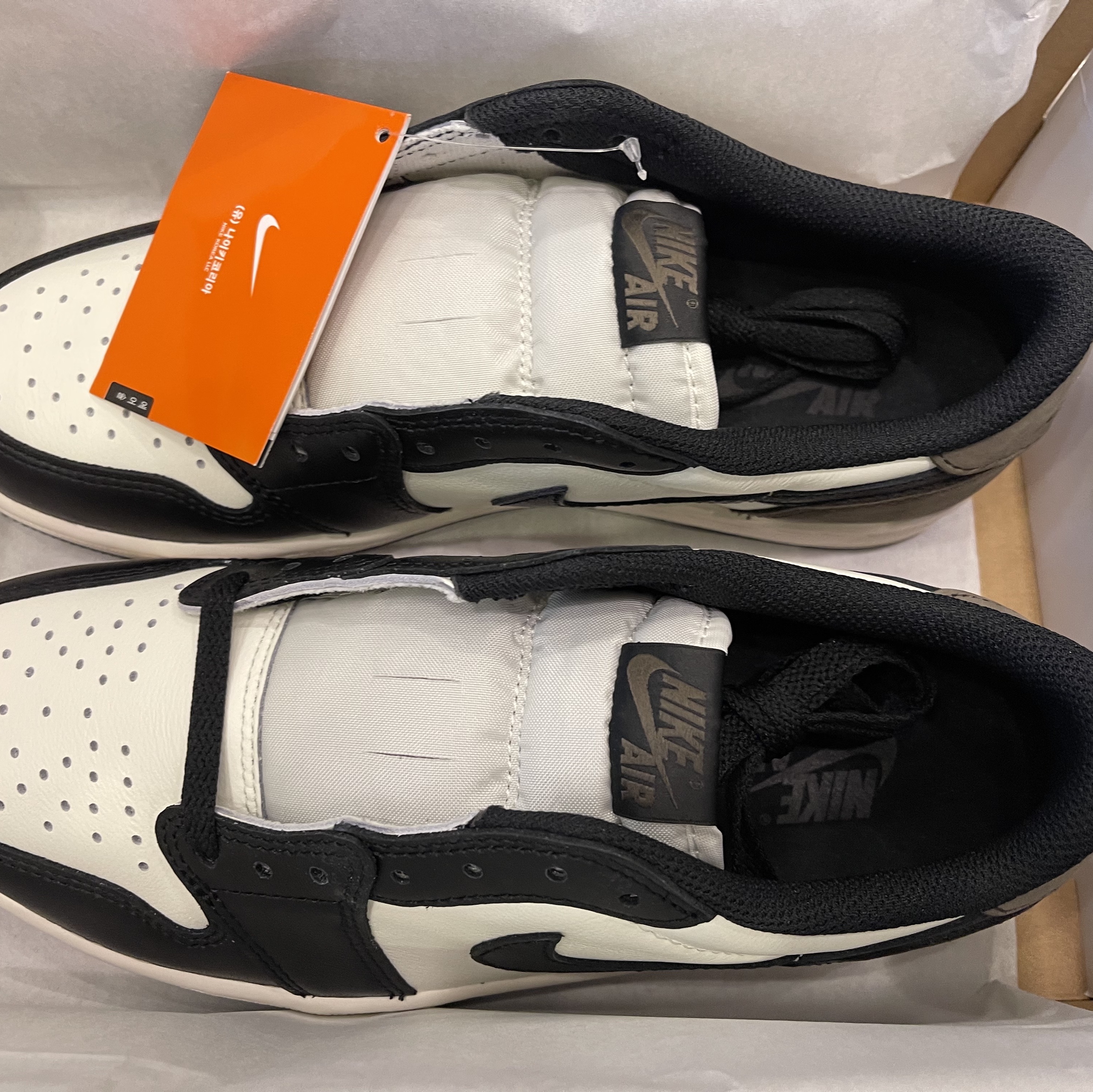 Jordan 1 Retro Low OG Mocha 착용 스타일 - 3