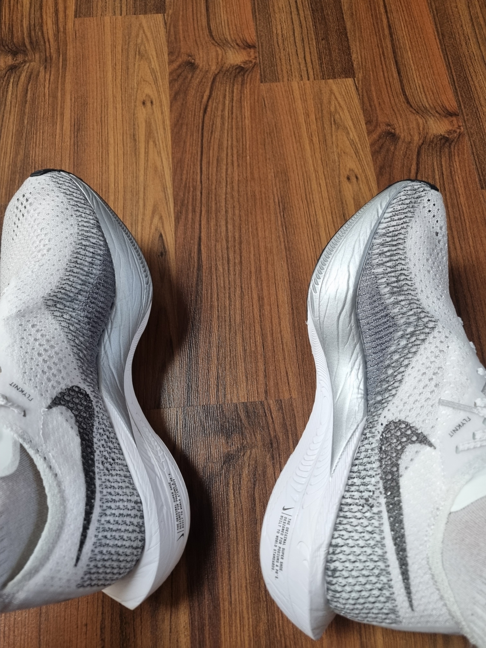 Nike ZoomX Vaporfly Next% 3 White Grey 착용 스타일