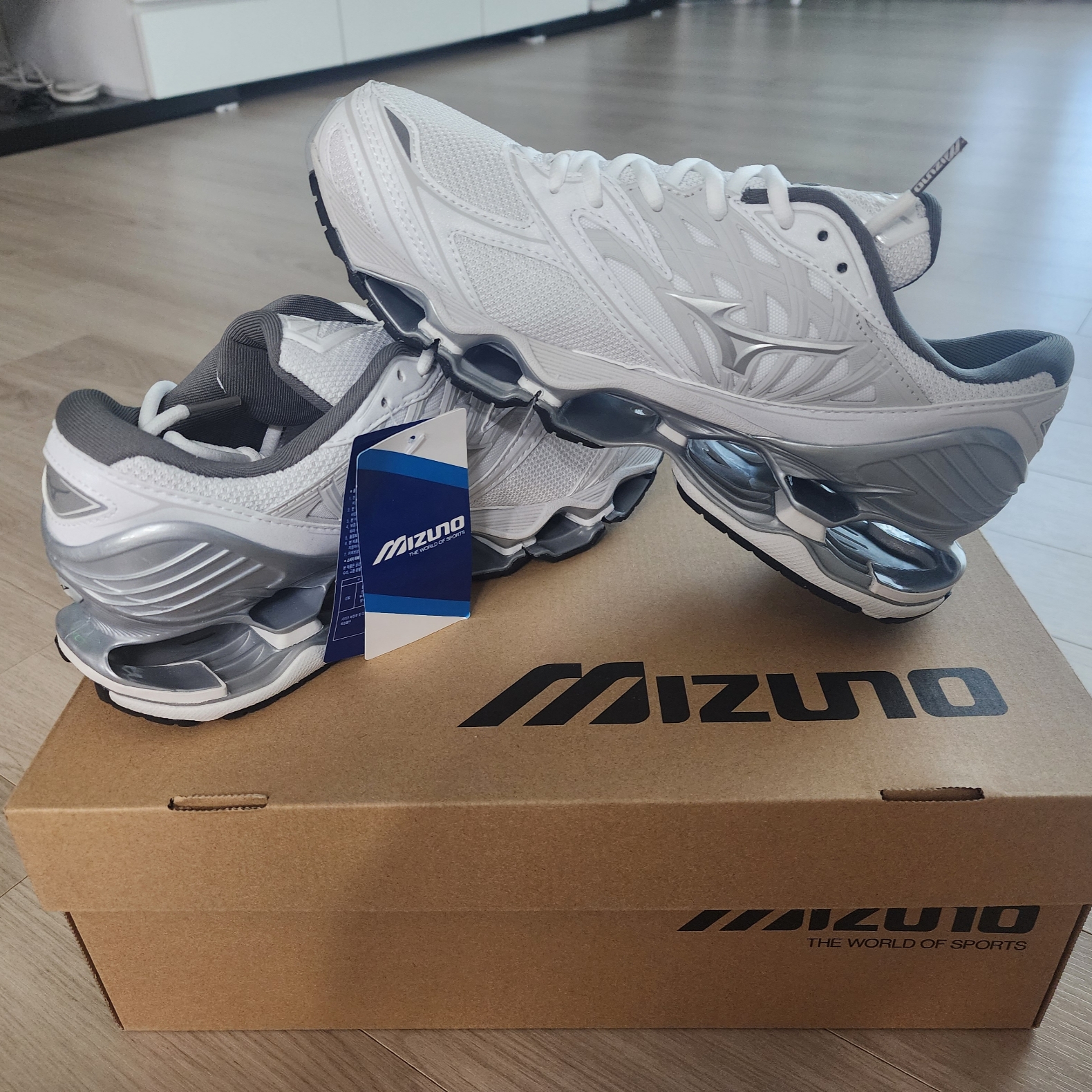 Mizuno Wave Prophecy LS Off White 착용 스타일 - 1
