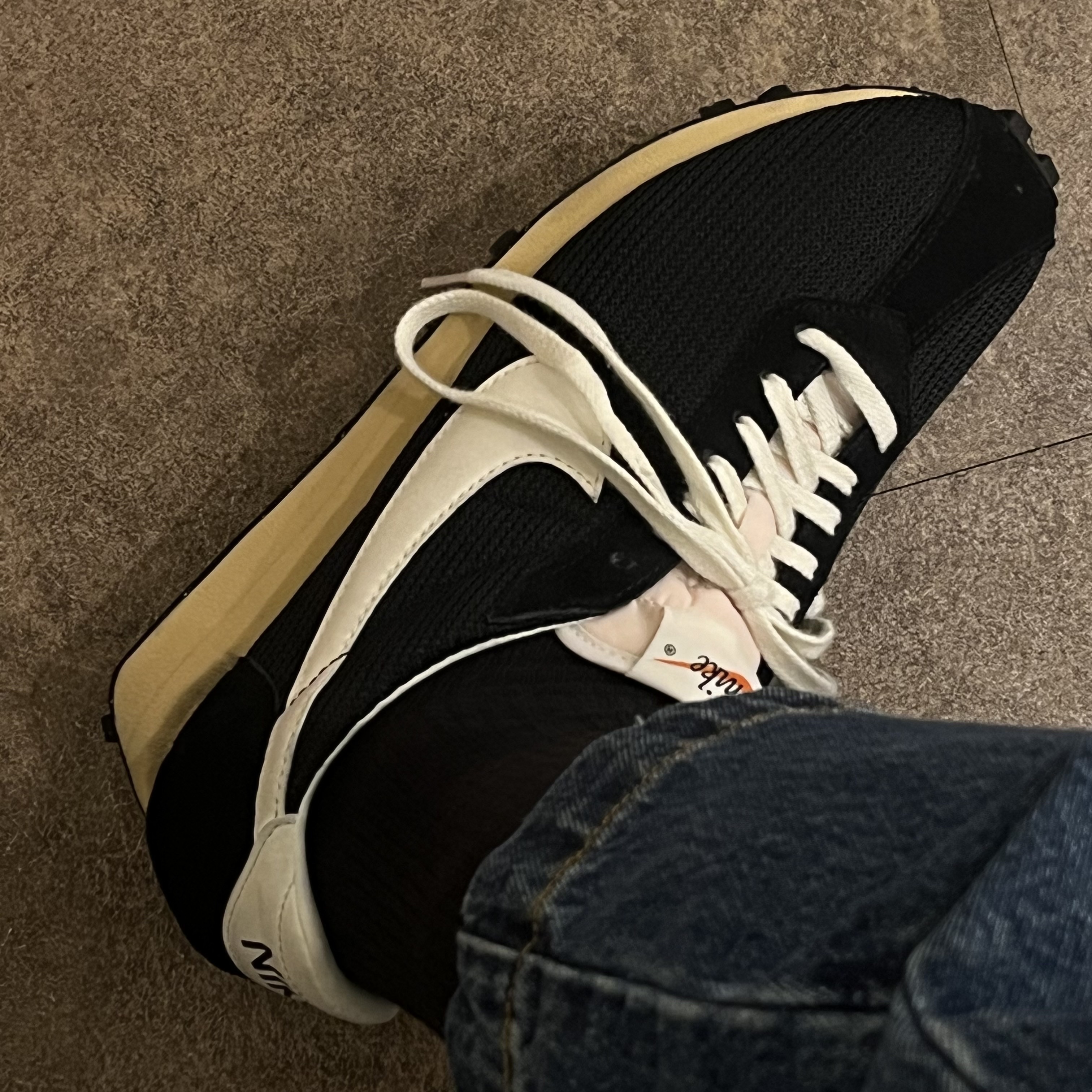 Nike LD-1000 SP Black and Sail 착용 스타일
